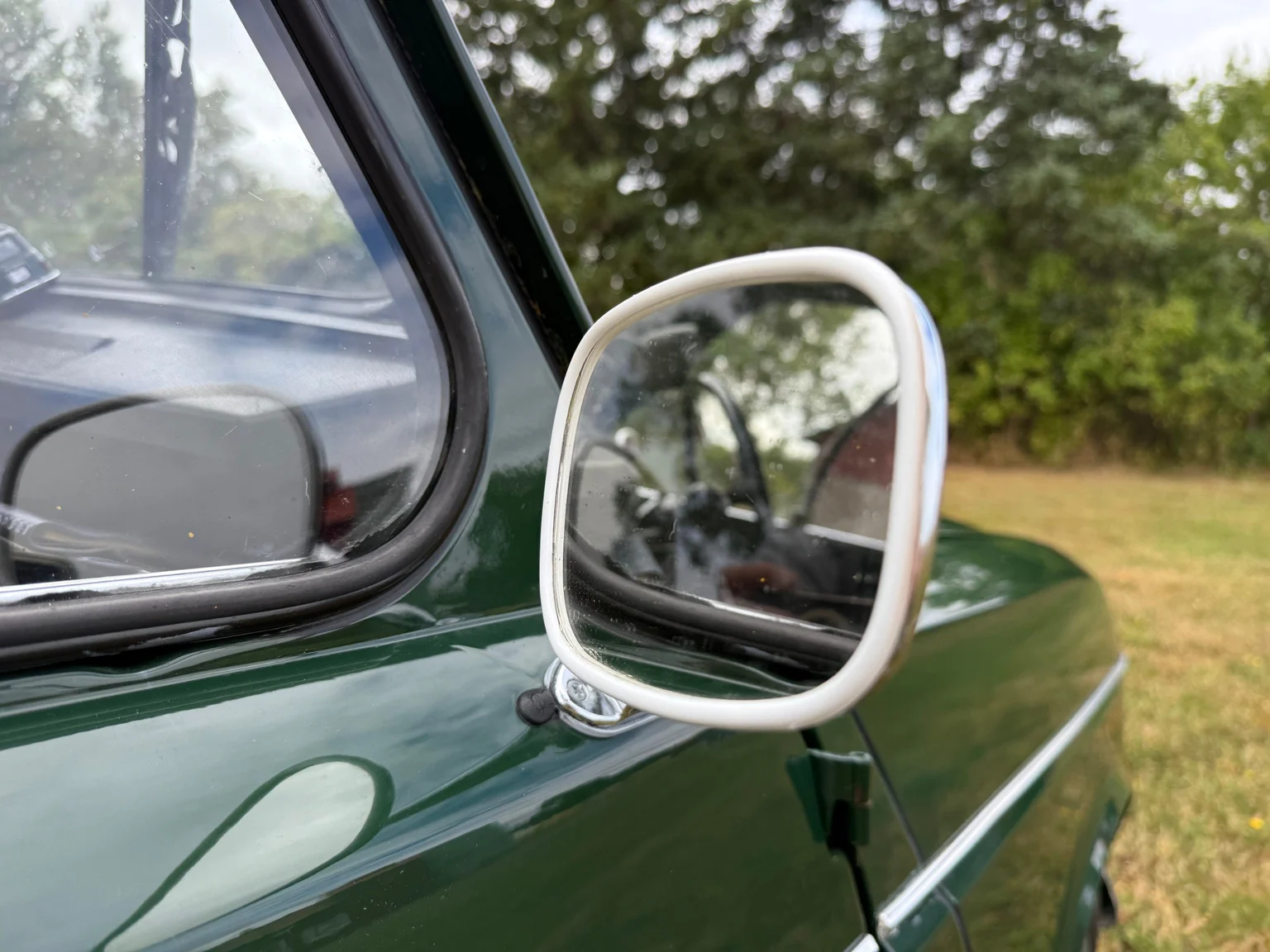 Exteriörbild på 1970 Renault 4 (38)