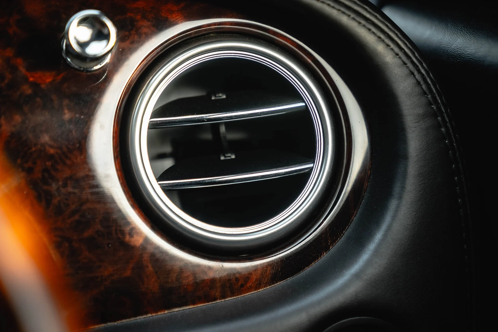 Innenraumfoto von 2007 Bentley Continental GTC (50)