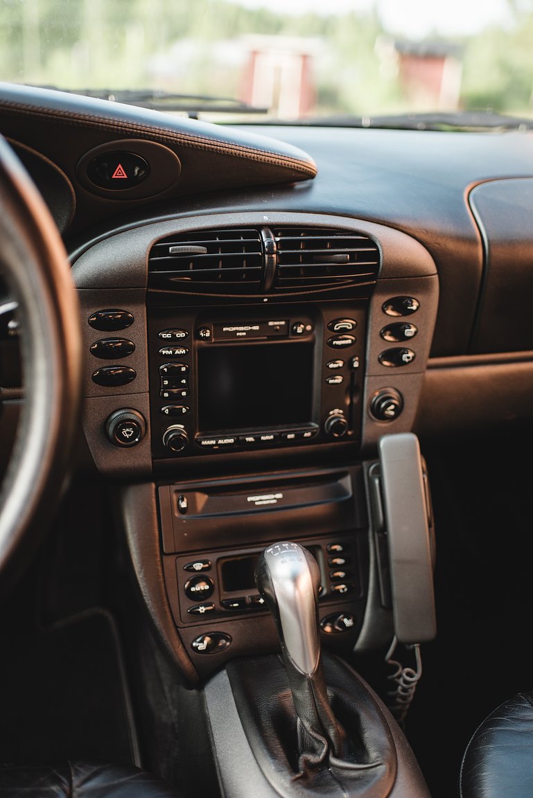 Interior image of 1998 Porsche 996 Carrera 