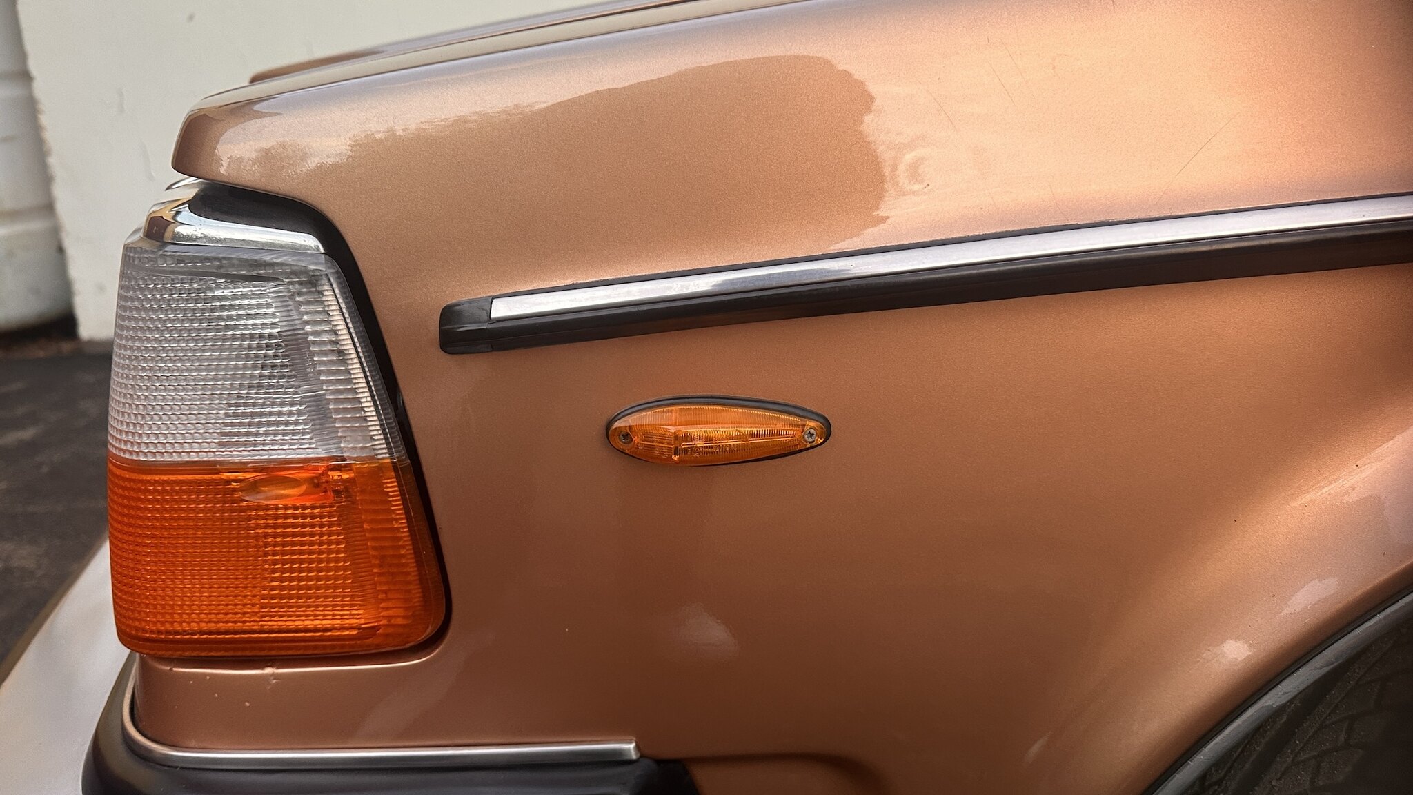 Exteriörbild på 1981 Volvo 244 GLE D6