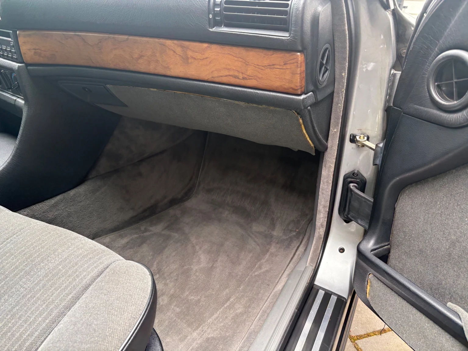 Interiörbild 1988 BMW 730iA (42)