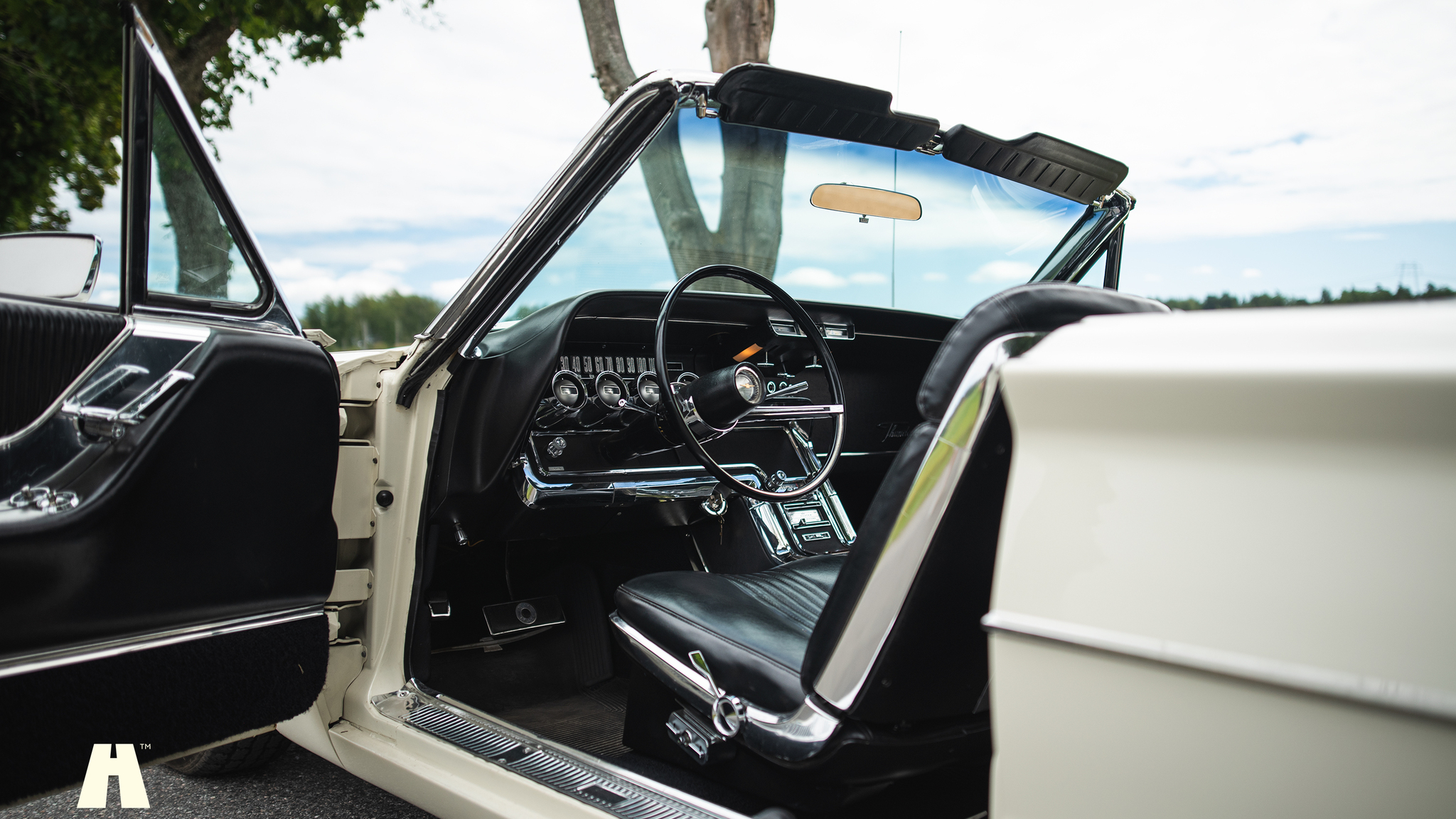 Interiörbild 1965 Ford Thunderbird (2)