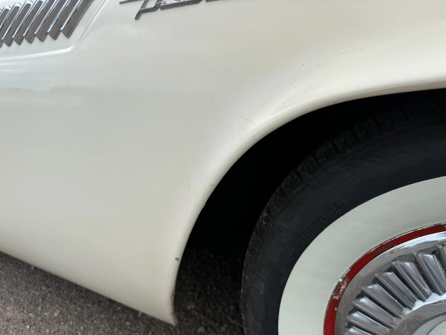 Exteriörbild på 1957 Ford Thunderbird (63)