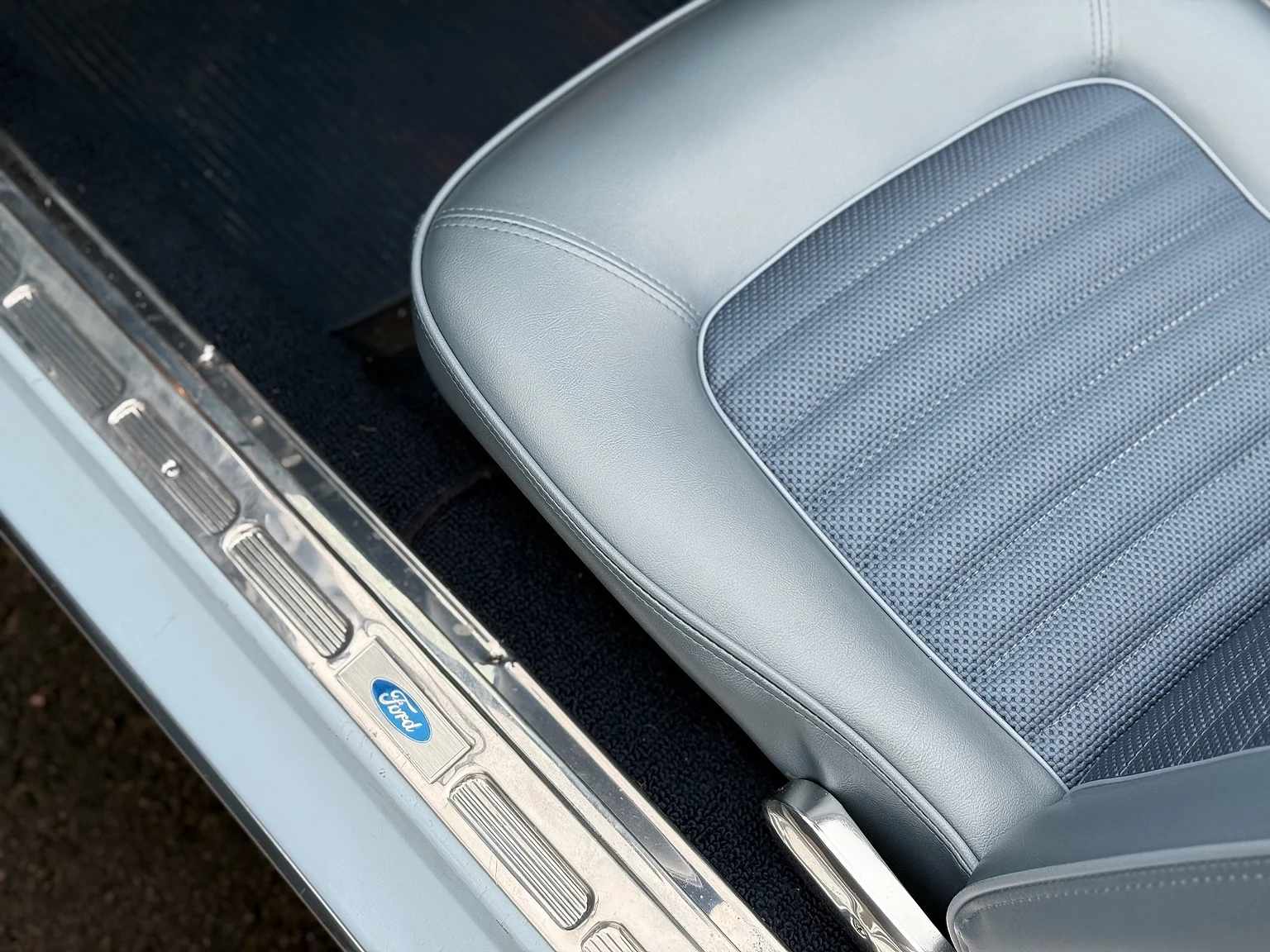 Interiörbild 1966 Ford Mustang Convertible 289 V8 (5)