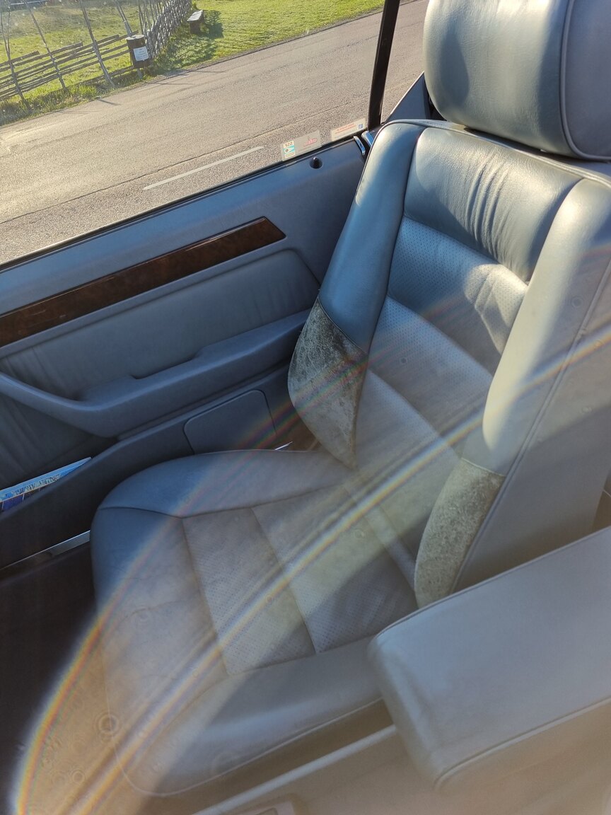 Innenraumfoto von 1993 Mercedes-Benz 300 CE Cabriolet