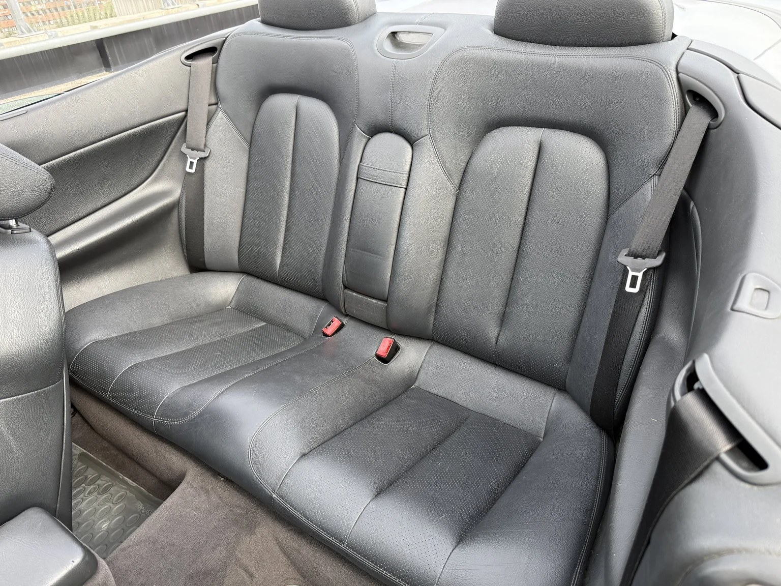 Innenraumfoto von 2001 MERCEDES-BENZ CLK 230 Kompressor Cabriolet (25)