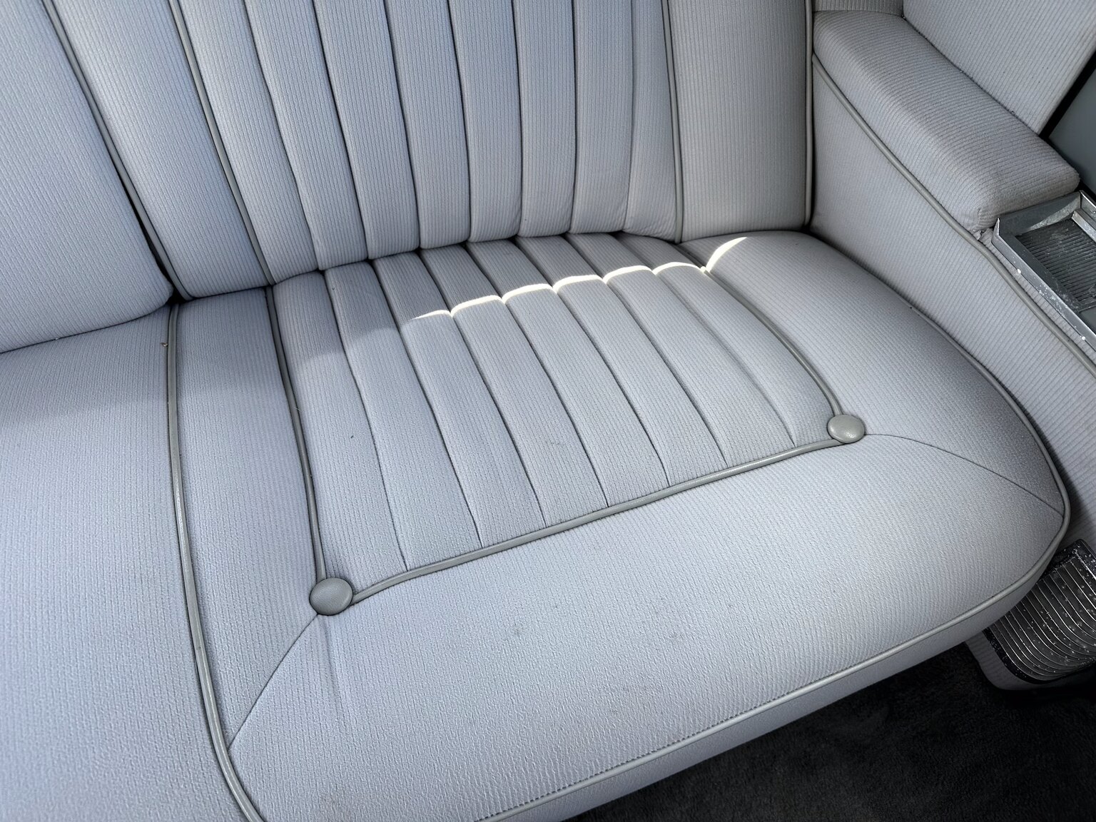 Innenraumfoto von 1964 Cadillac Fleetwood Seventy-Five Limousine (64)