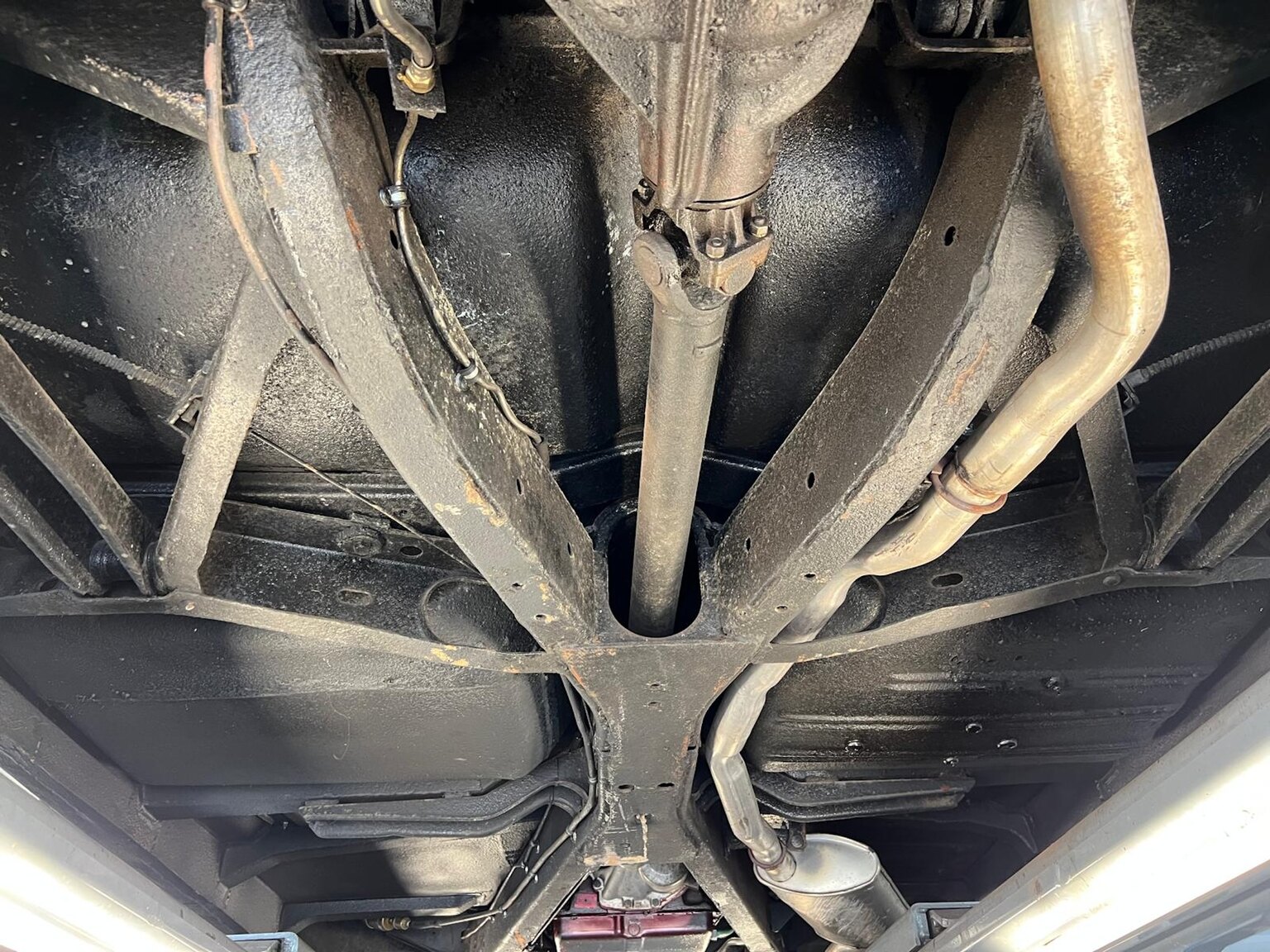 Image of 1958 Pontiac Chieftain mechanics