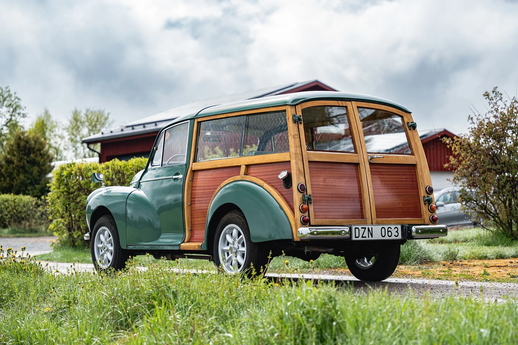 Exterior image of 1968 Morris Minor Traveller (5)