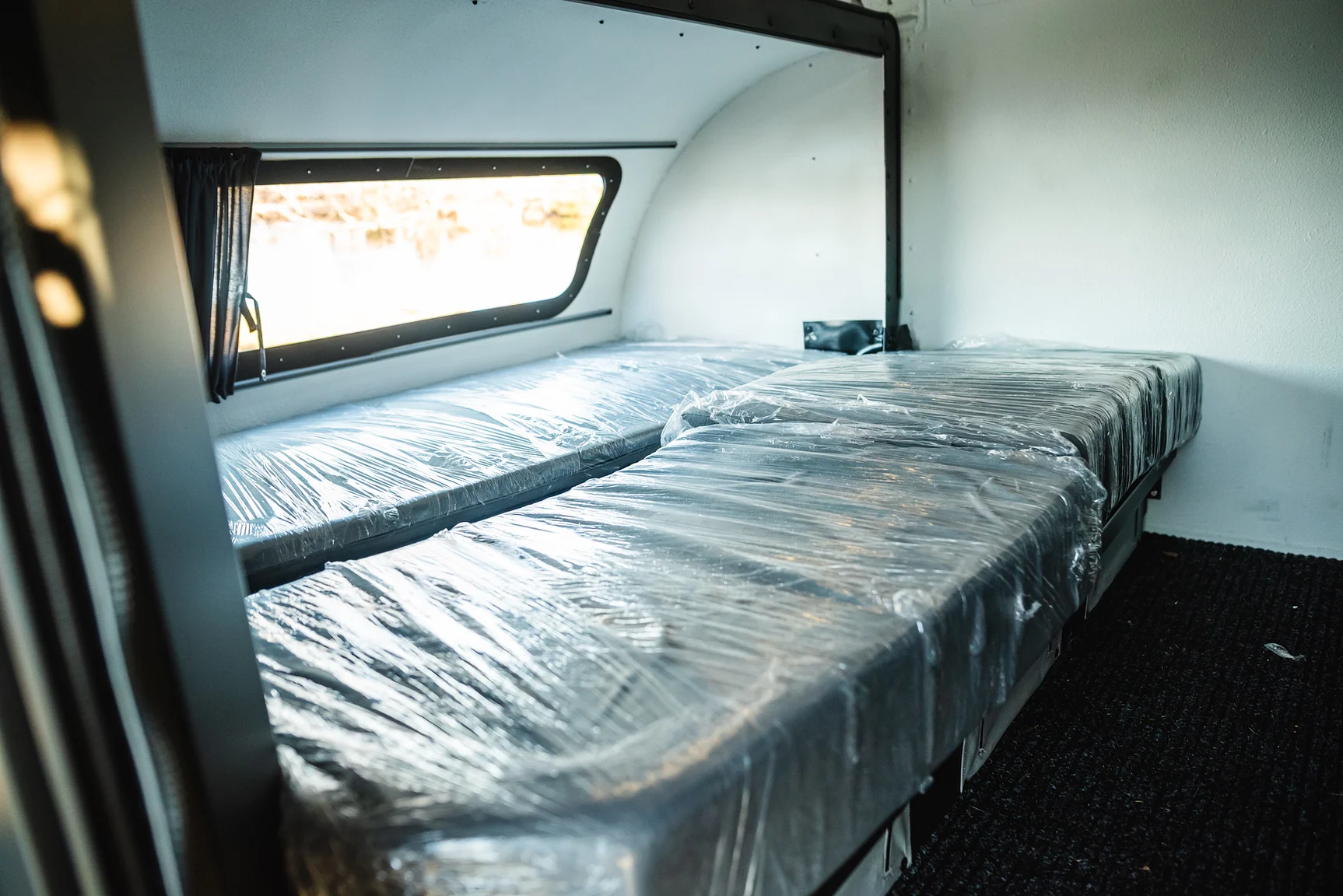 Interior image of 2020 Northea Camper Expedition Volkswagen Amarok (55)