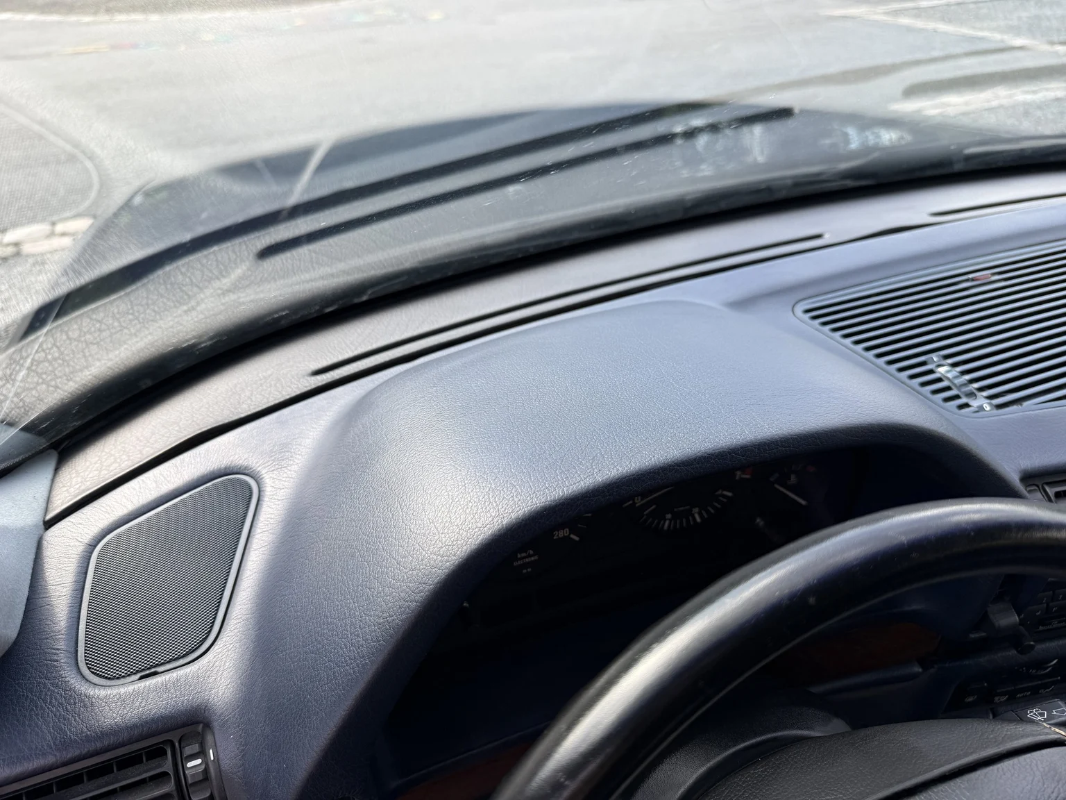 Innenraumfoto von 1990 BMW 750i (24)
