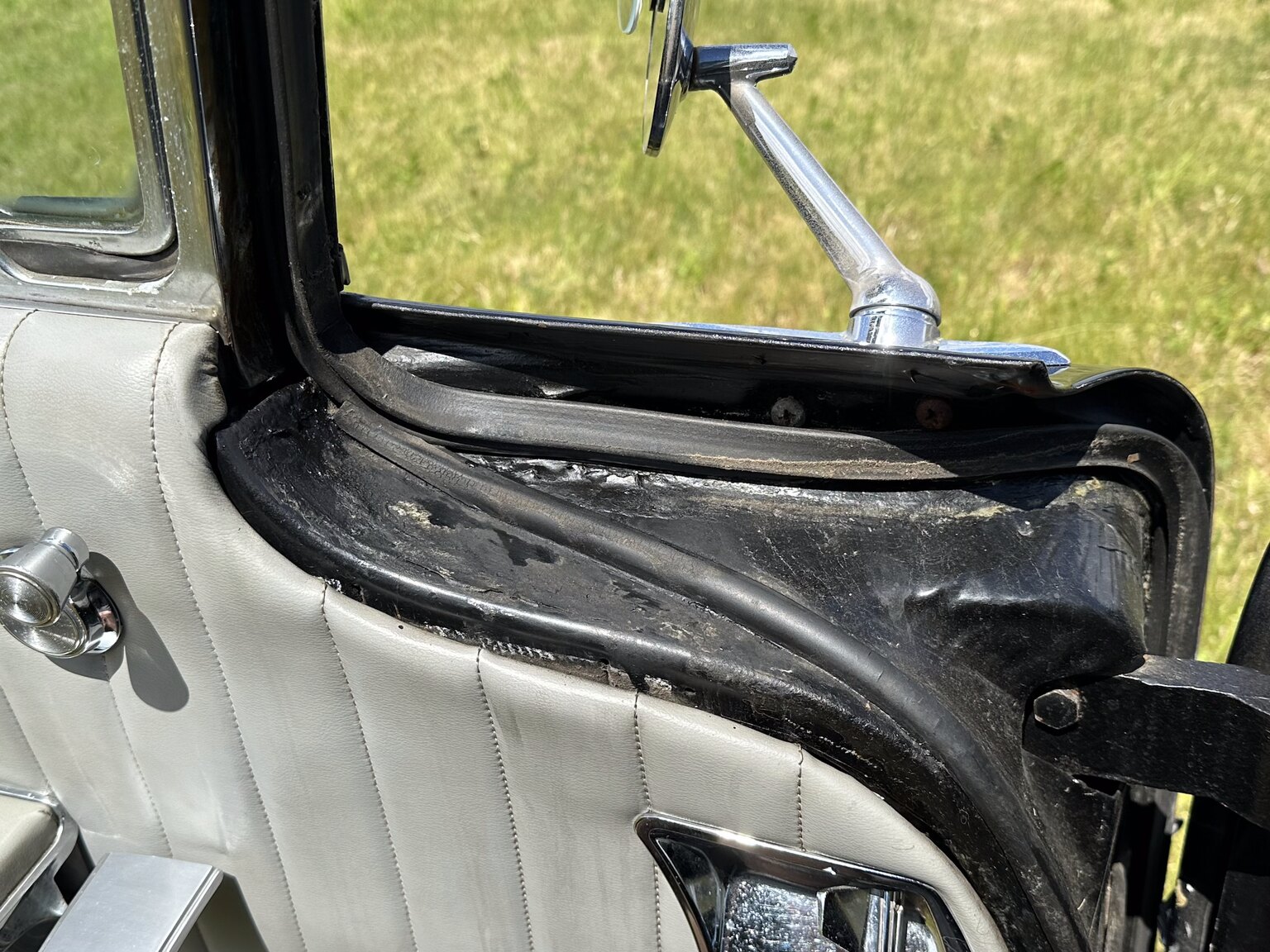 Innenraumfoto von 1964 Cadillac Fleetwood Seventy-Five Limousine (16)
