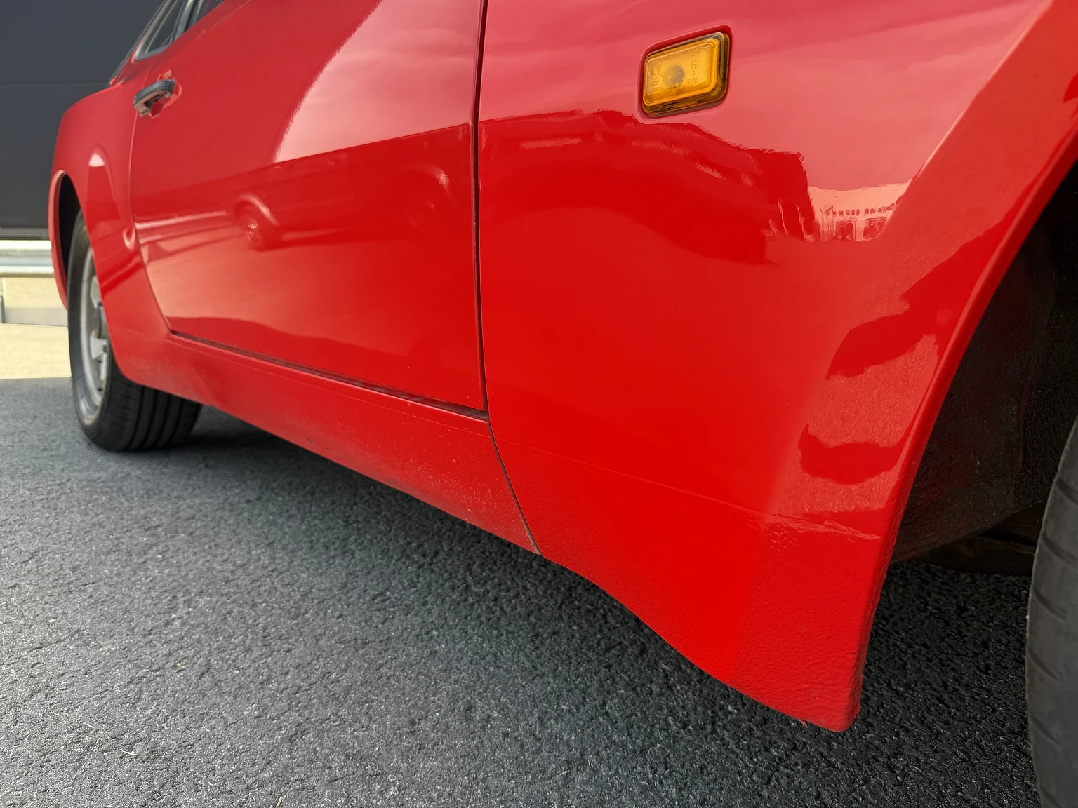 Exterior image of 1984 Porsche 944 Targa (70)