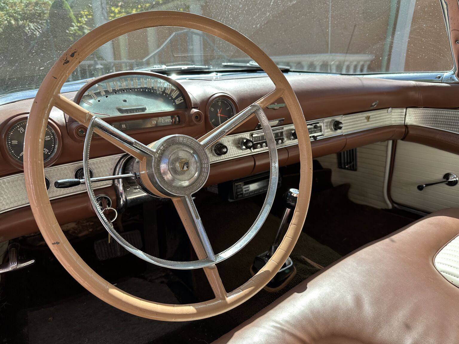 Innenraumfoto von 1956 Ford Thunderbird Convertible