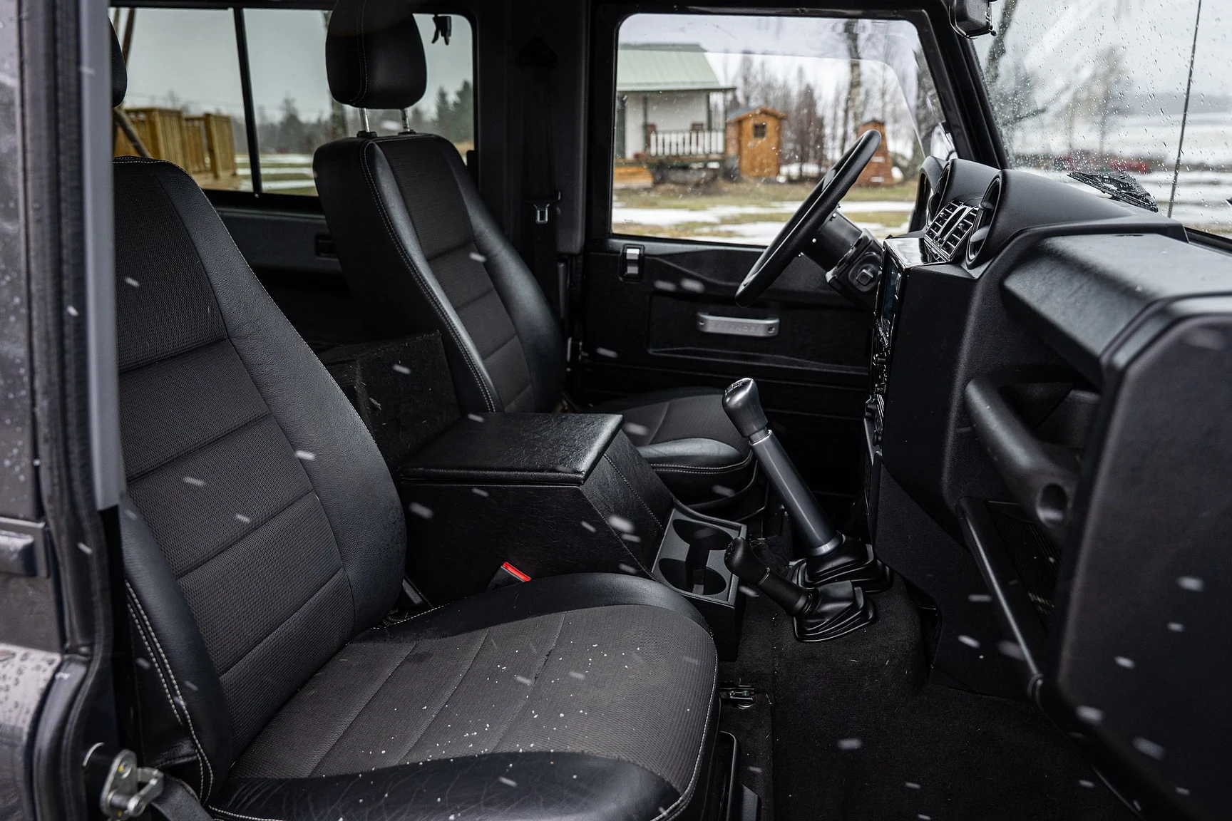 Innenraumfoto von 2015 Land Rover Defender 90 Special (17)
