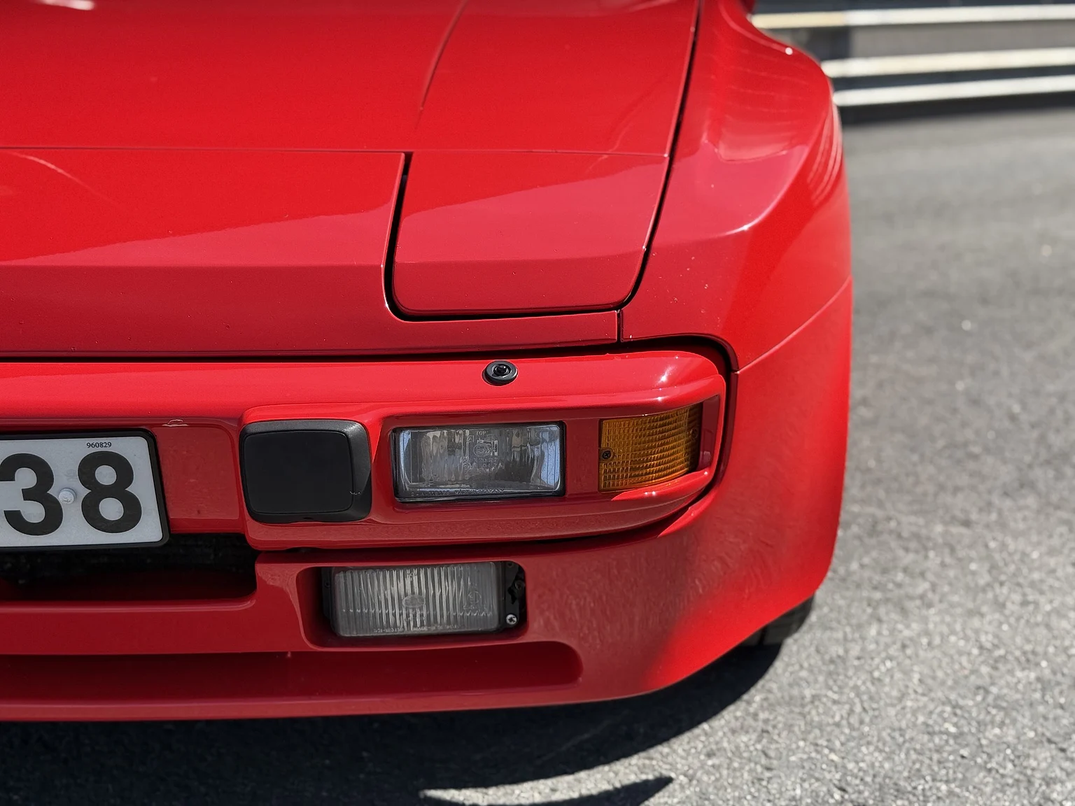 Exteriörbild på 1984 Porsche 944 Targa (7)