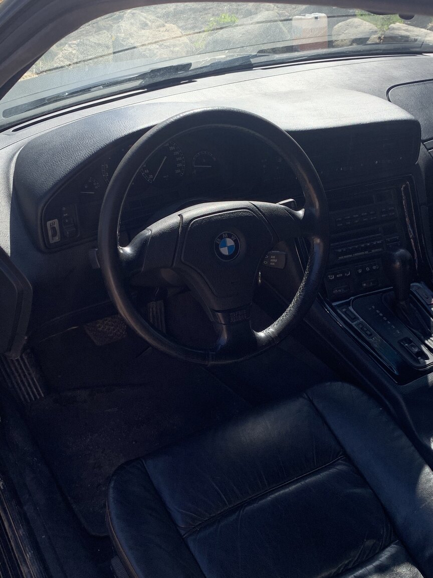 Interior image of 1995 BMW 840i (3)