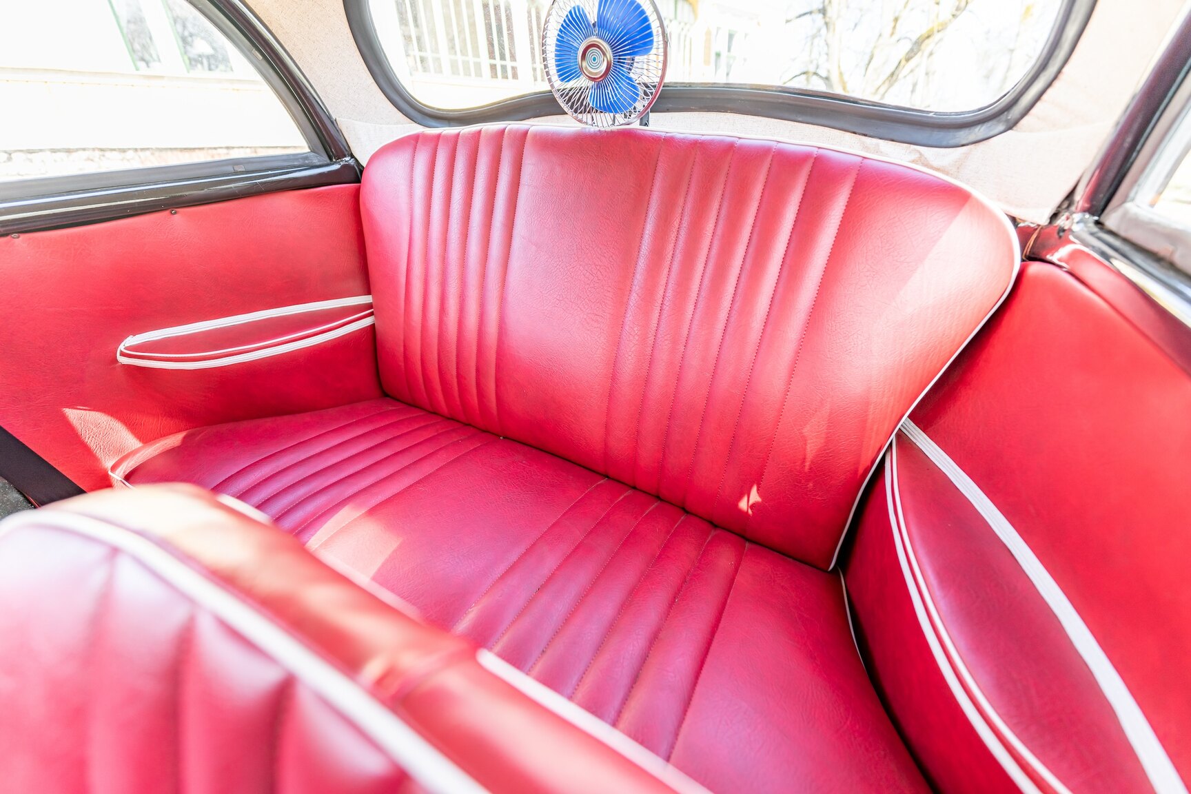 Innenraumfoto von 1958 Morris Minor 1000 2-door (35)