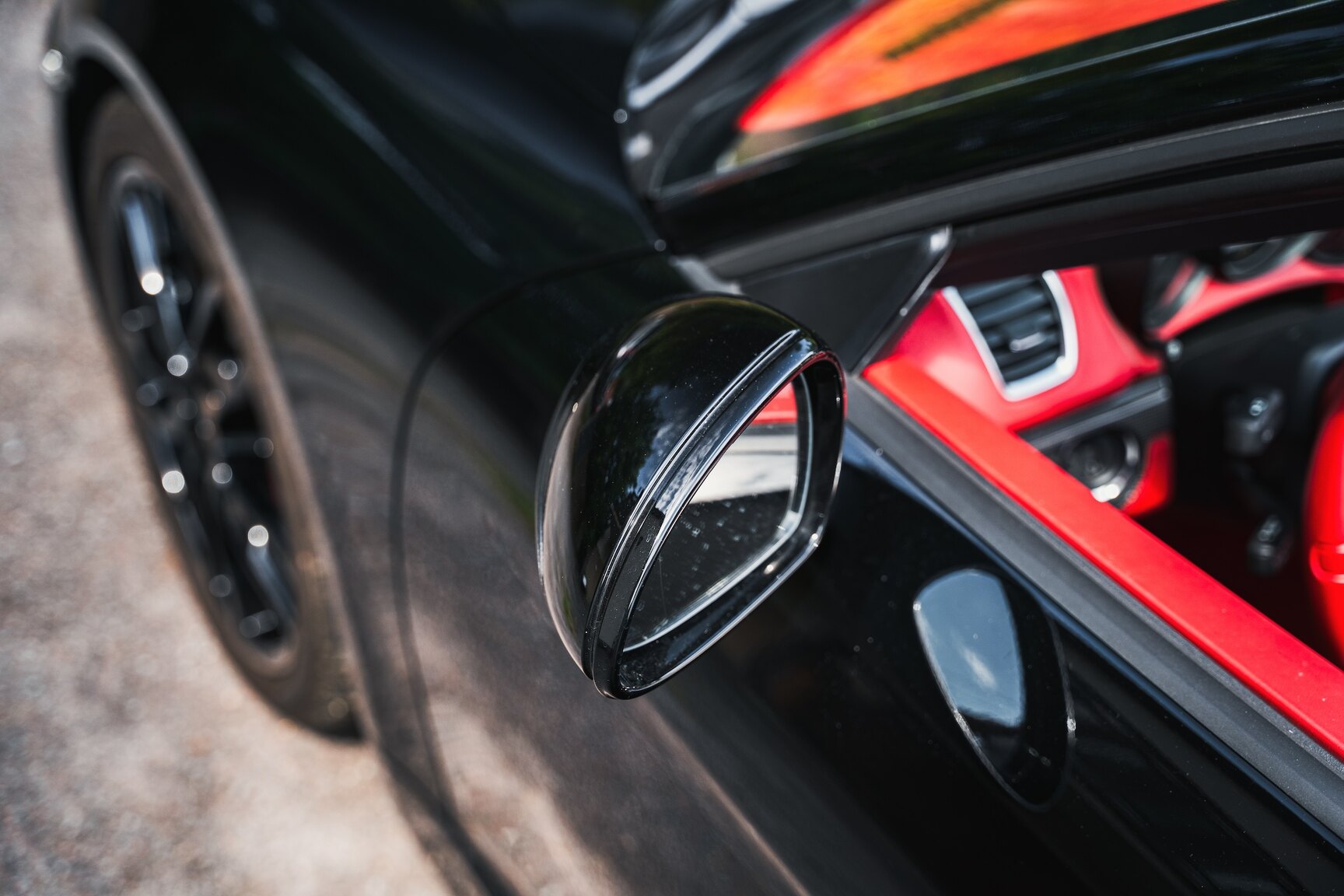 Exterior image of 2013 Porsche Boxster S (41)