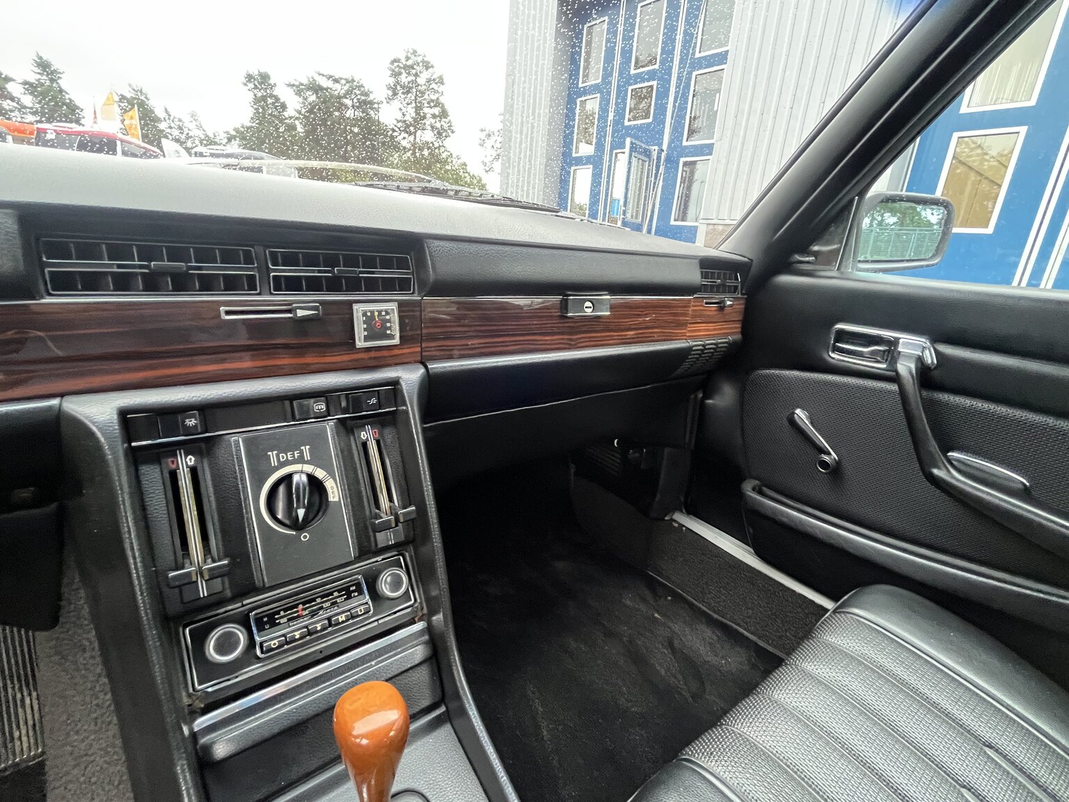 Innenraumfoto von 1975 Mercedes-Benz 280 SE