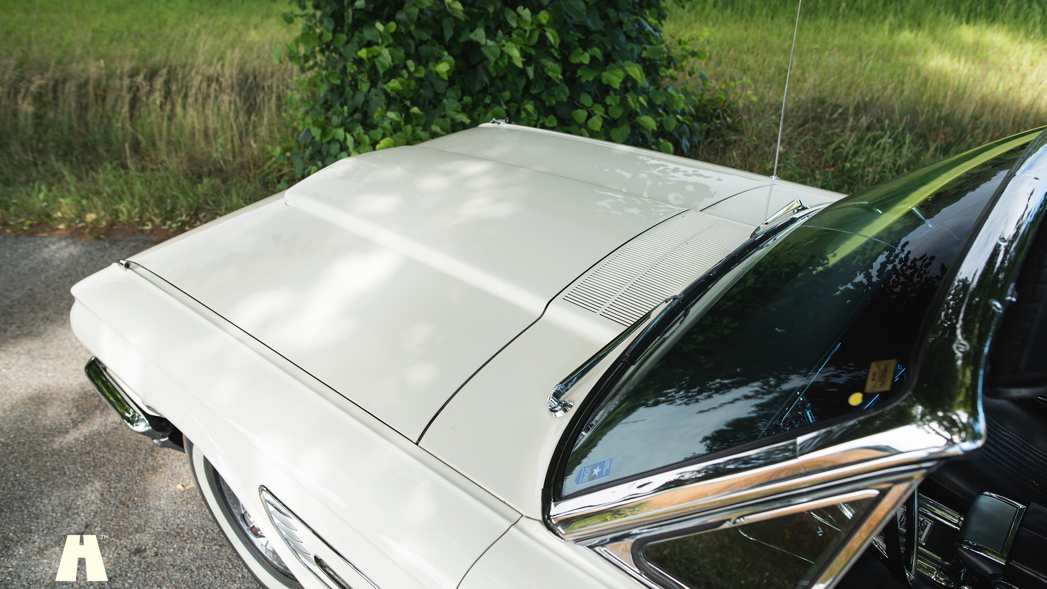 Exterior image of 1965 Ford Thunderbird (14)