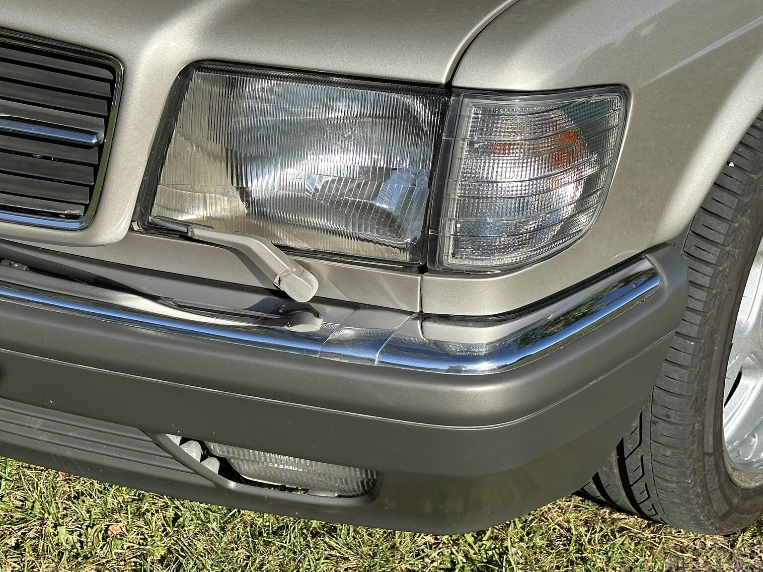 Aussenfoto 1986 Mercedes-Benz 500 SEC (23)