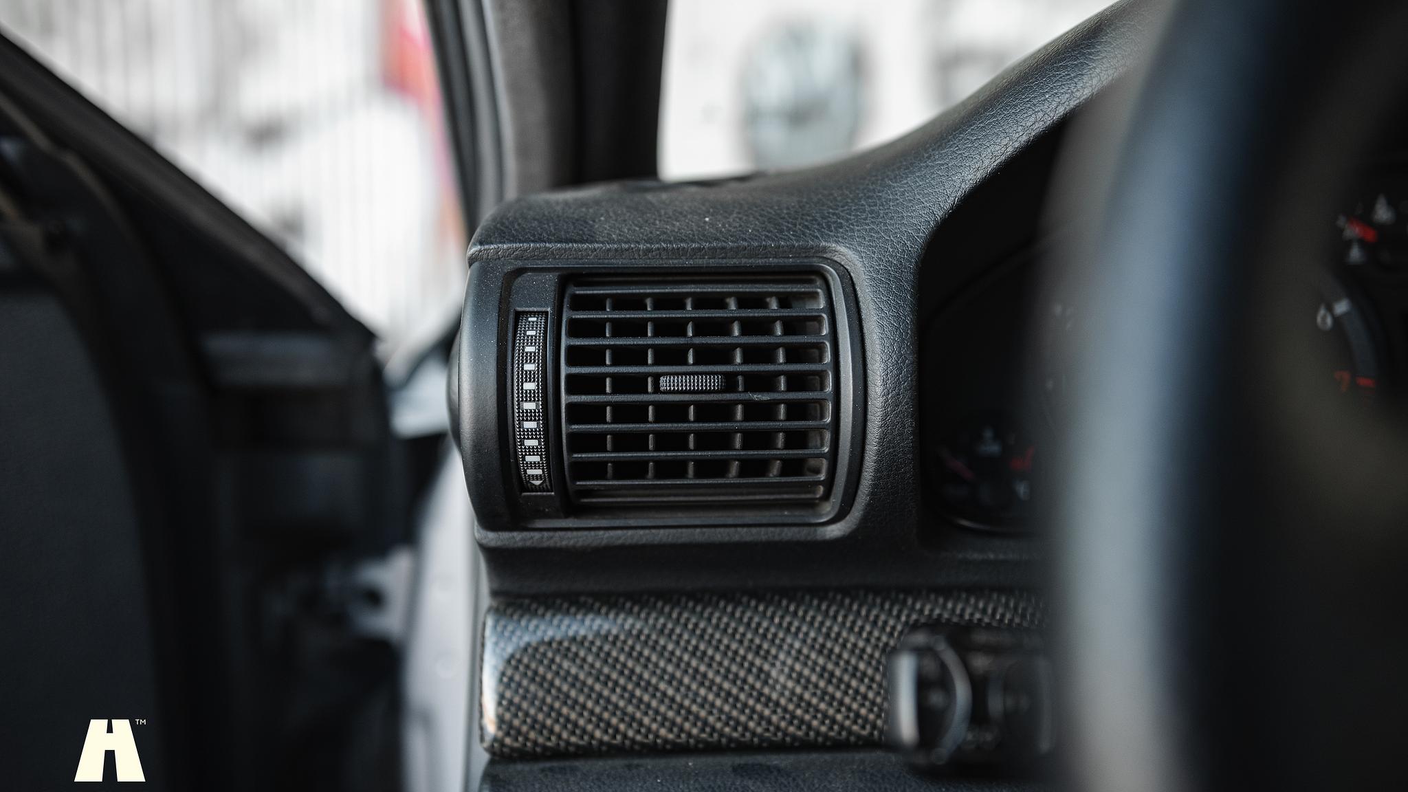 Interior image of 2001 Audi RS4 B5 (32)