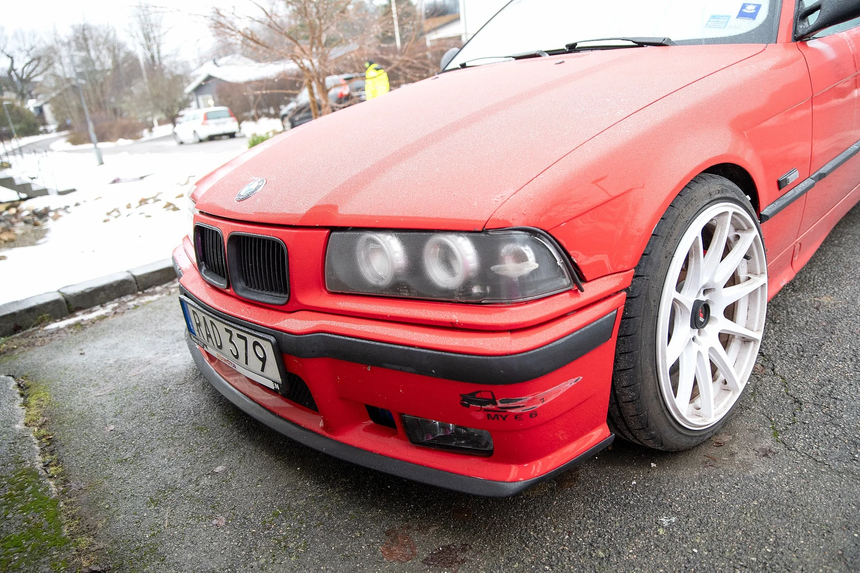Exterior image of 1992 BMW 325i Turbo (21)
