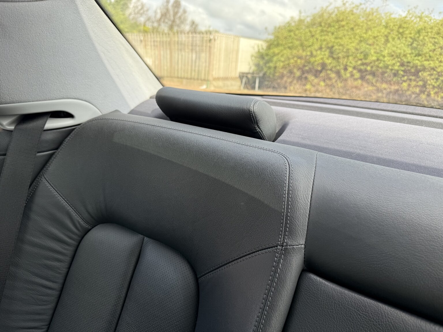 Interior image of 2000 Mercedes-Benz CL 500