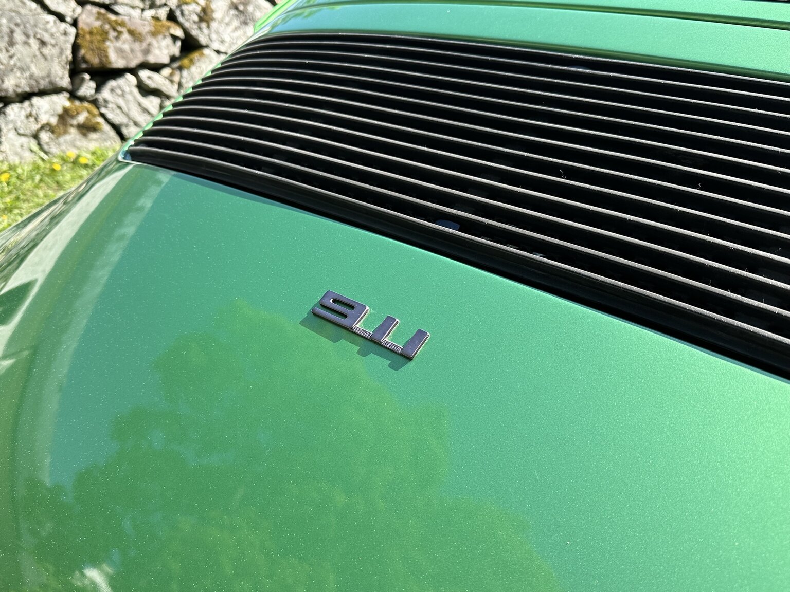 Exteriörbild på 1975 Porsche 911 (36)