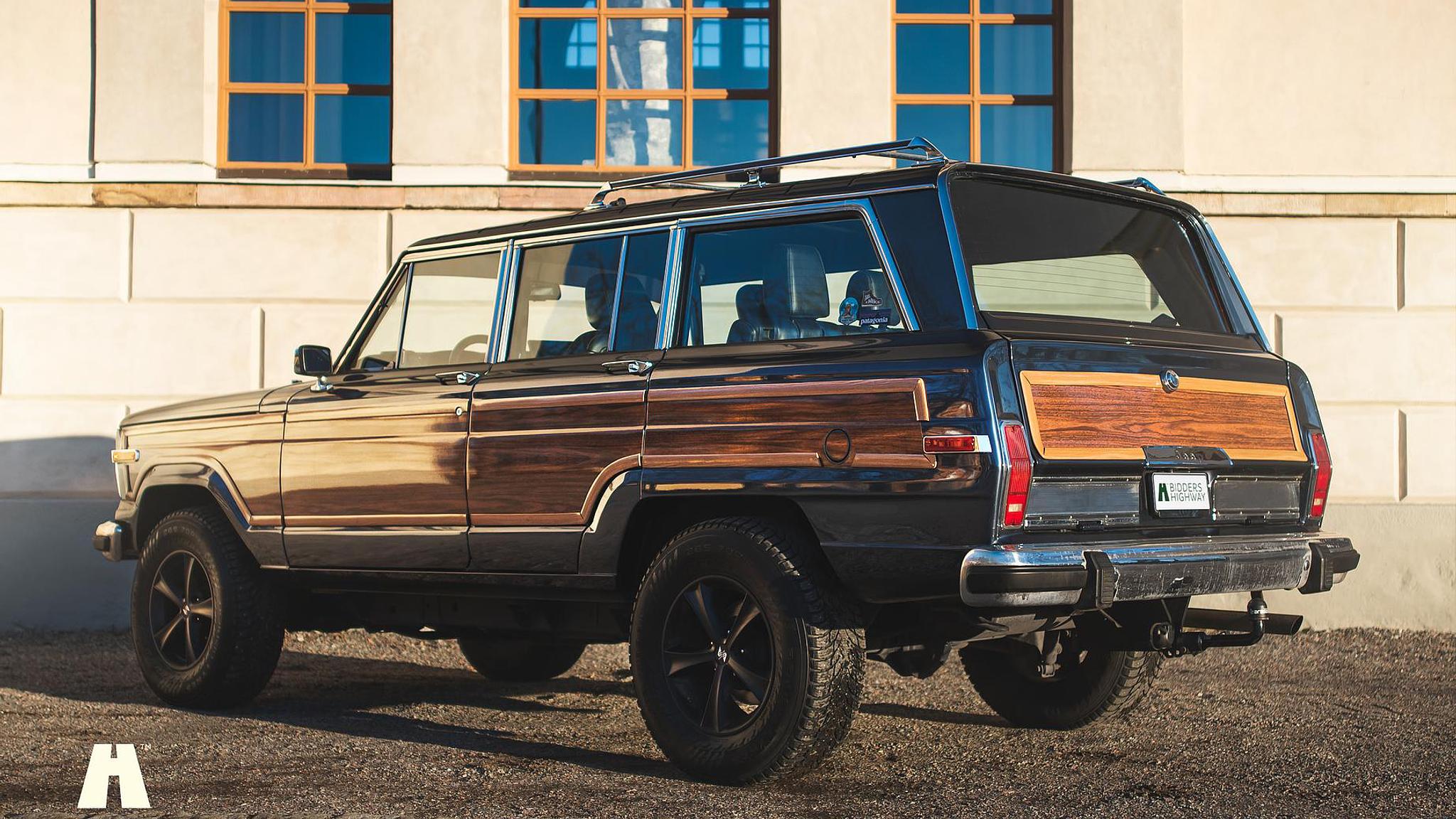 Aussenfoto 2015 Woodland Restomod Grand Wagoneer #002 Euro 6