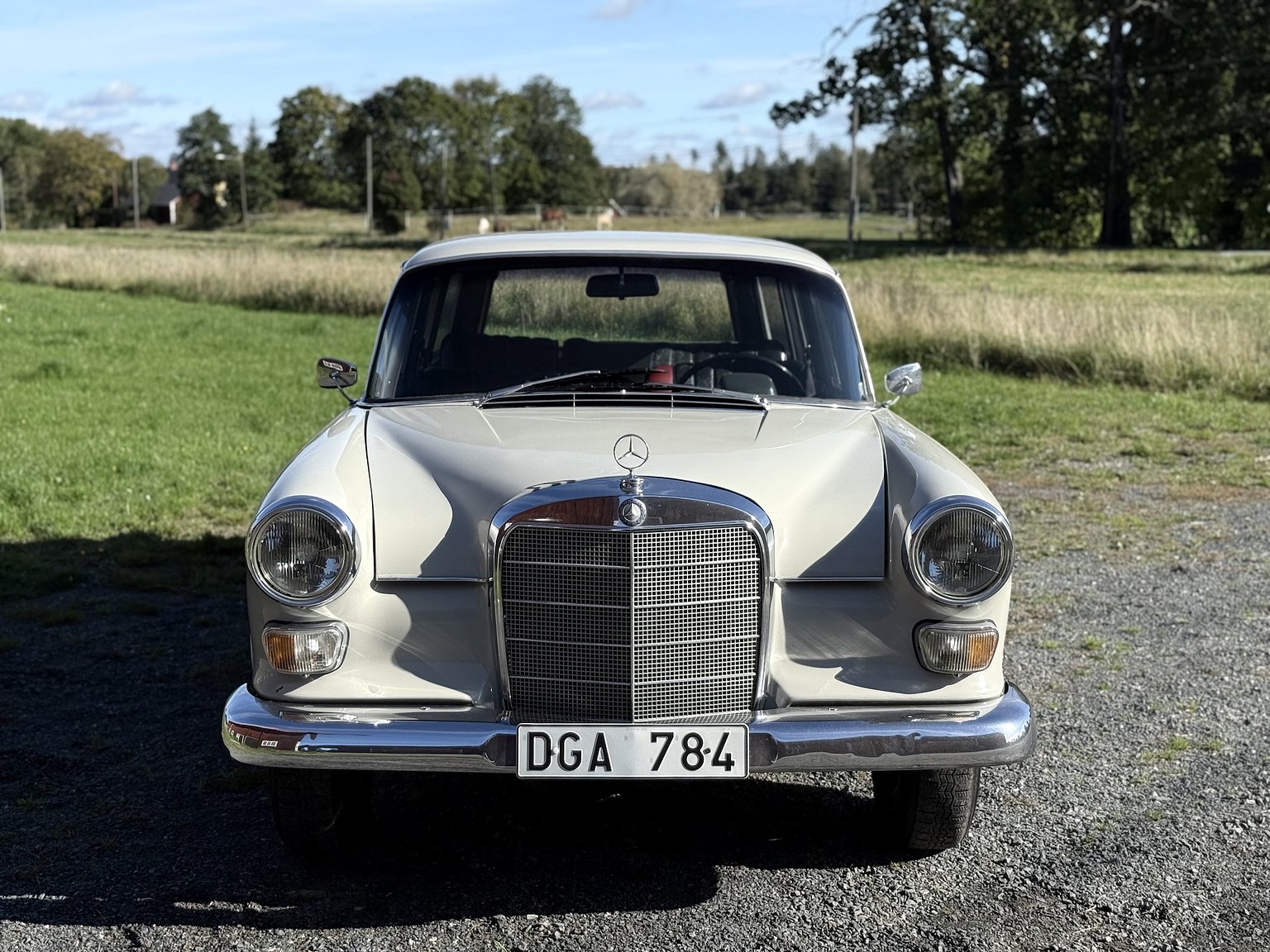 Exteriörbild på 1967 Mercedes-Benz 200D Safari