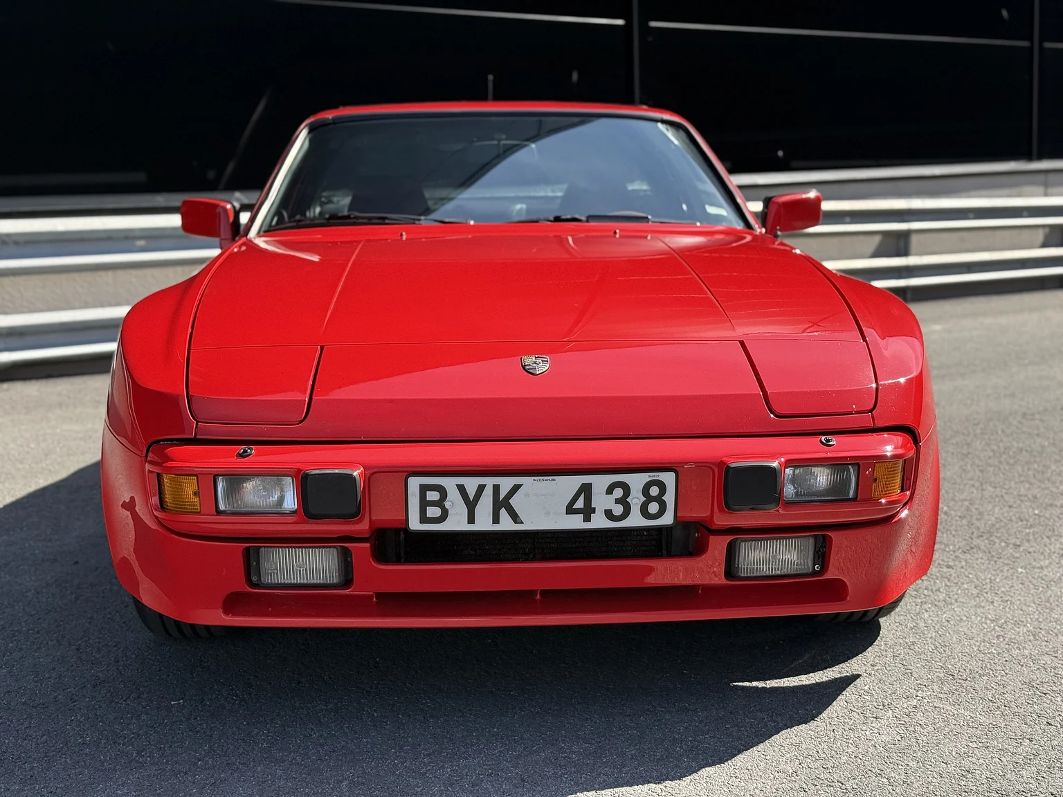 Exteriörbild på 1984 Porsche 944 Targa (4)