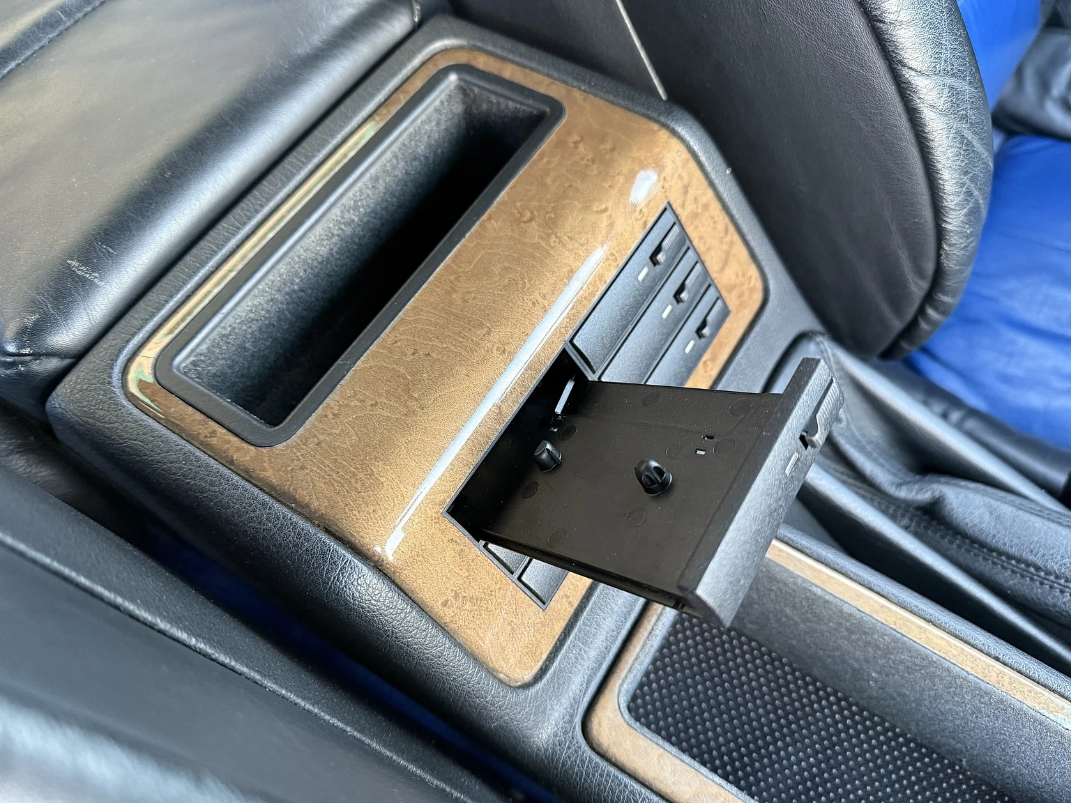 Interiörbild 1992 BMW 850iA - No Reserve (30)