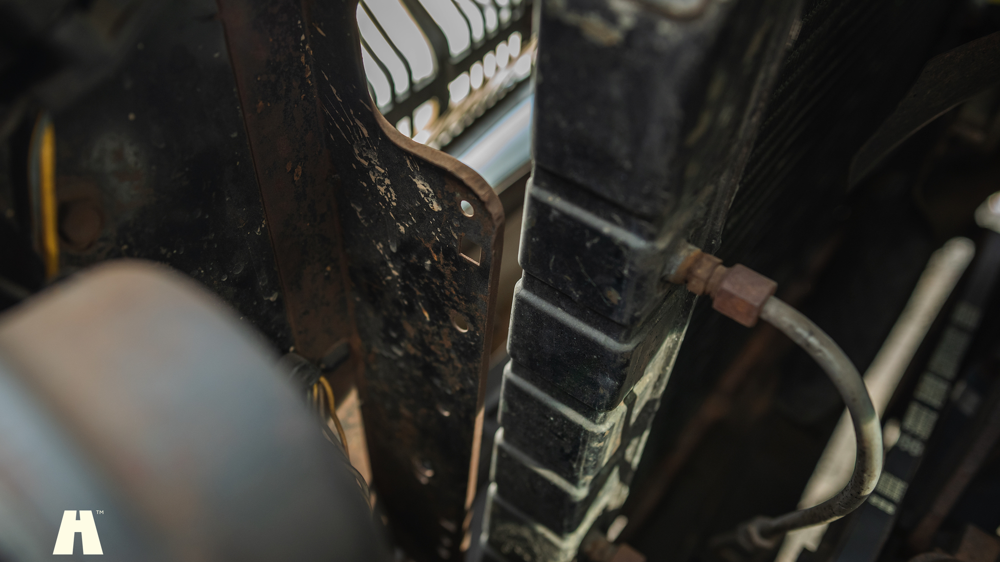 Image of 1963 Mercury Monterey Custom 4-door (39) mechanics