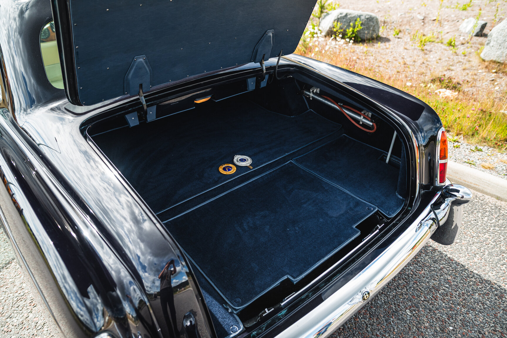 Interior image of 1960 Bentley S2 Continental 
