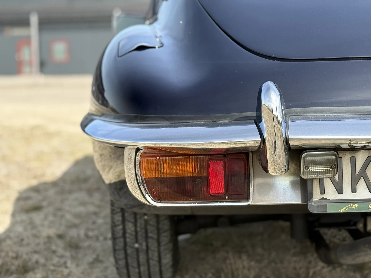 Exteriörbild på 1969 Jaguar E-Type 4.2 Coupe (22)