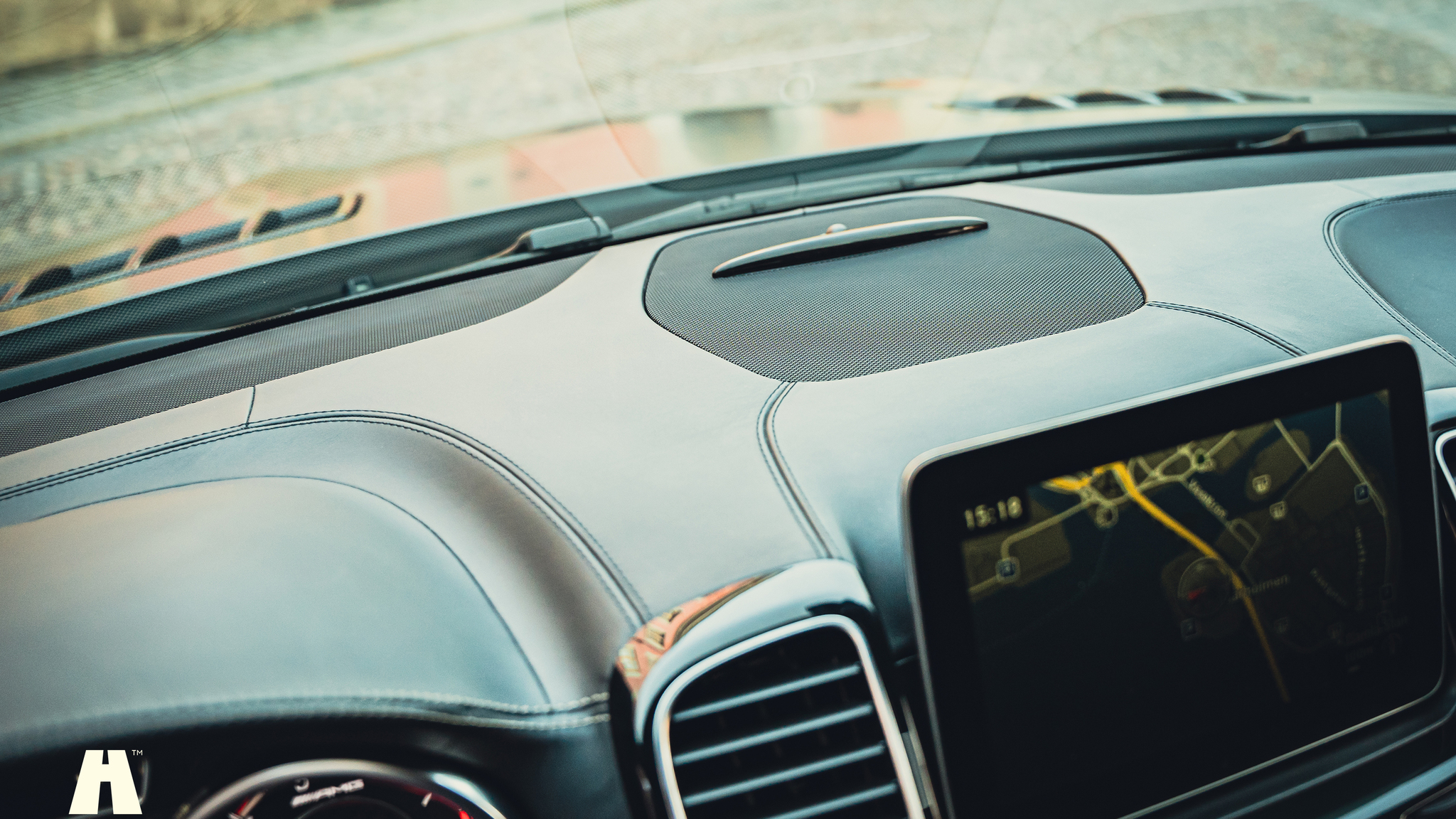 Innenraumfoto von 2017 Mercedes-Benz GLS 63 AMG (49)