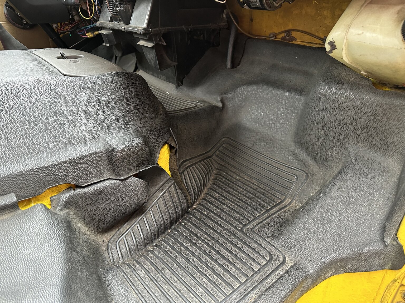 Interior image of 1981 Volkswagen LT45 biltransport (21)