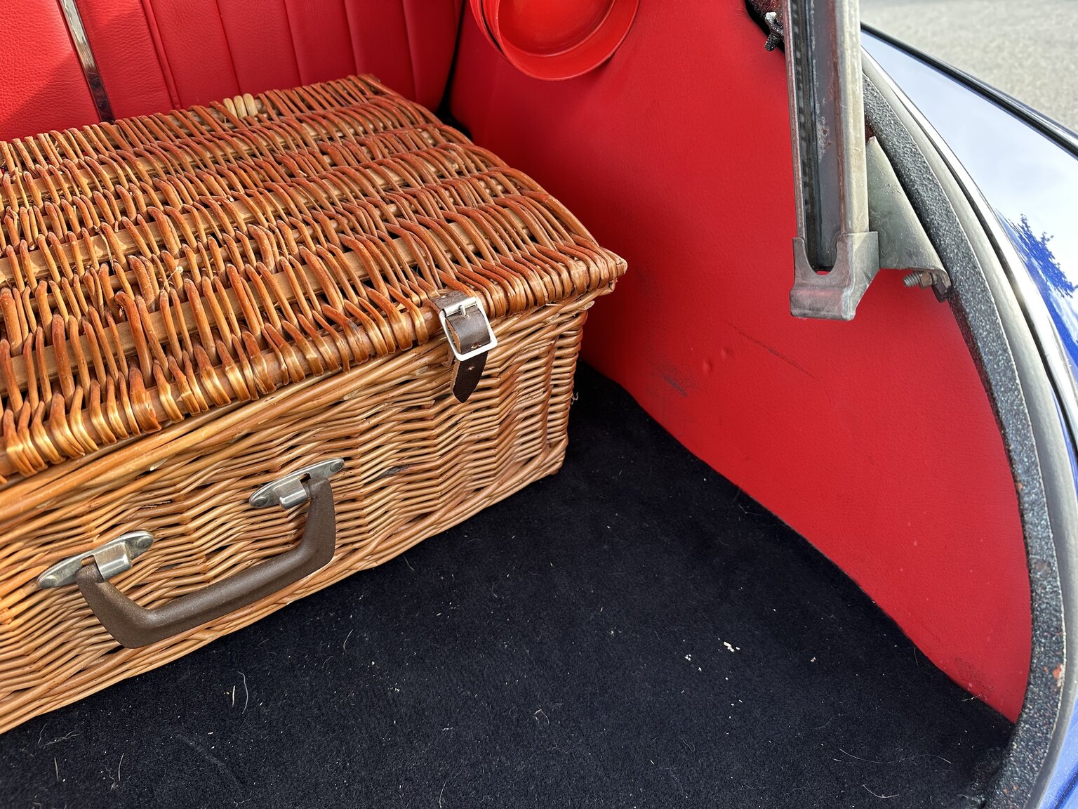 Interior image of 1948 Oldsmobile Dynamic 78 Club Sedan (38)
