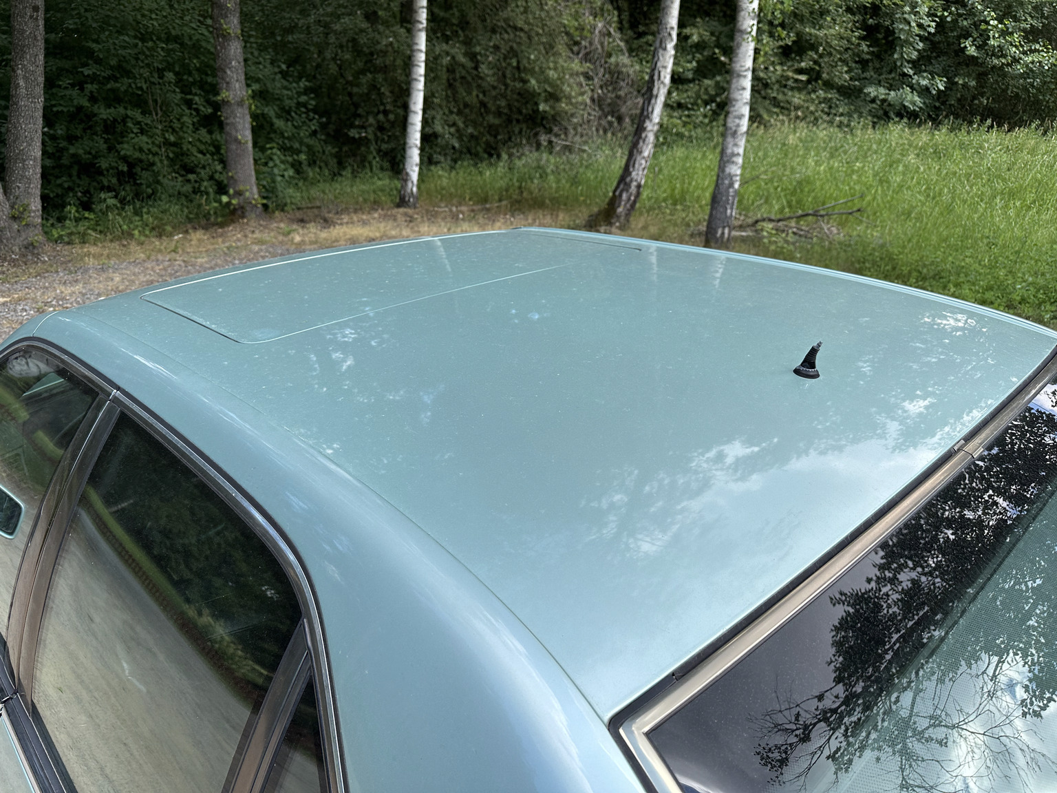 Exteriörbild på 1992 Mercedes 300 SE (21)