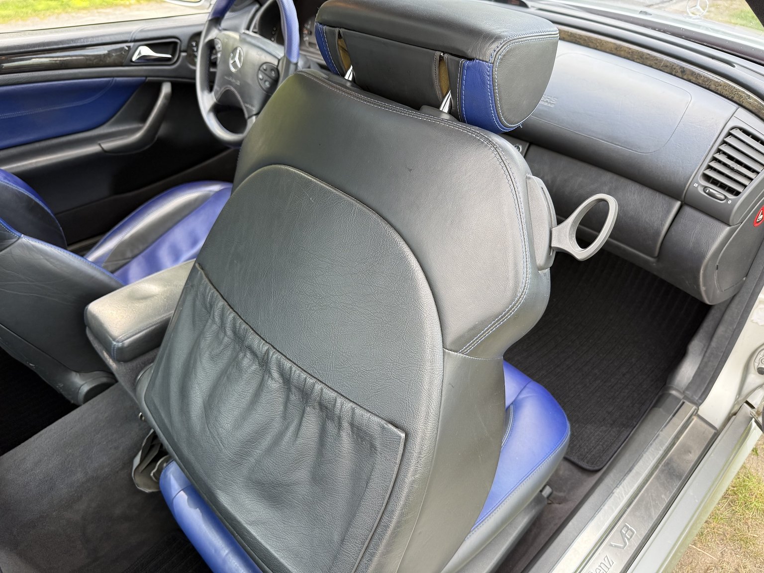 Interior image of 2000 Mercedes-Benz CLK 55 AMG Coupé