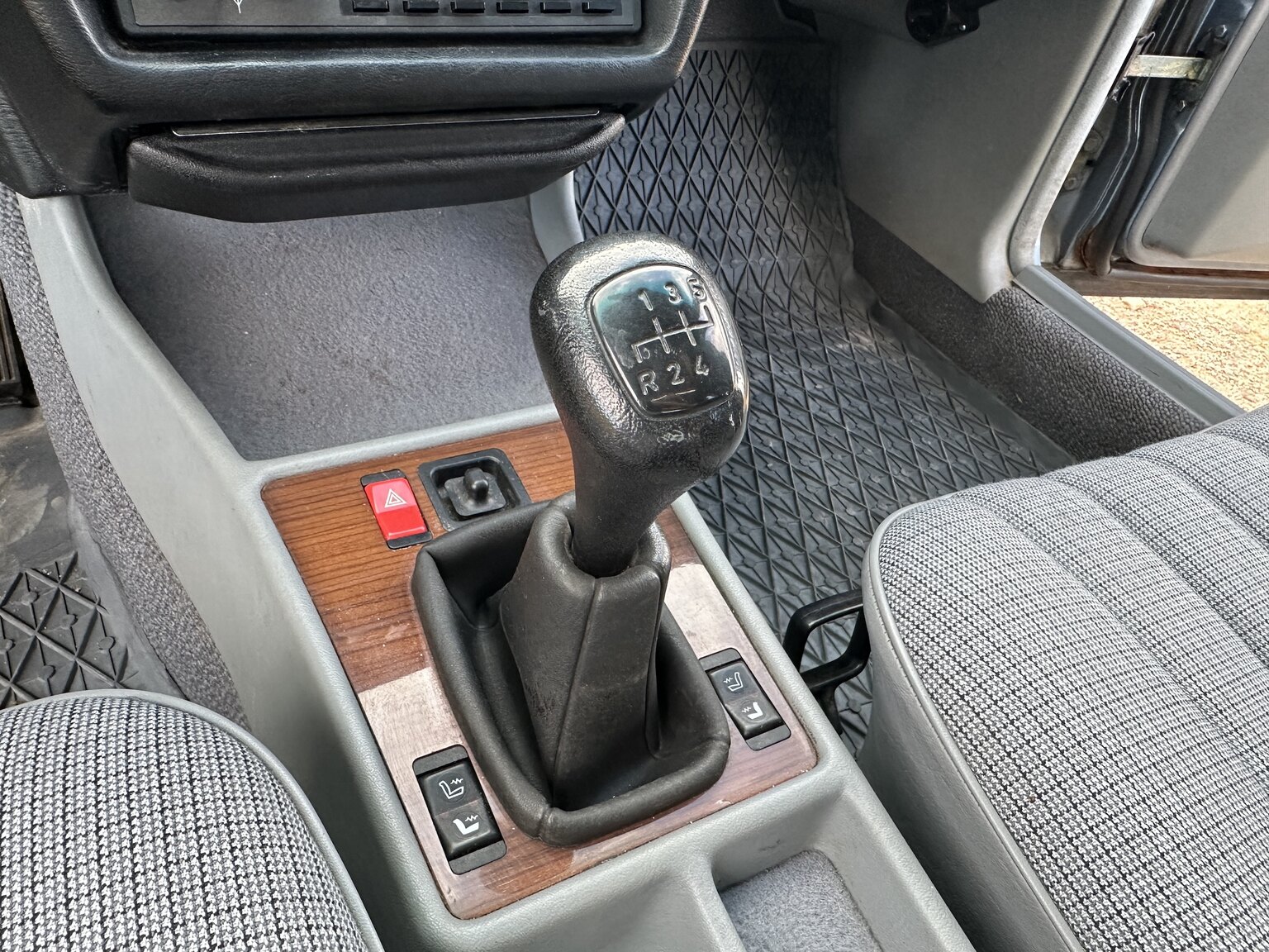 Interior image of 1988 Mercedes-Benz 190 E