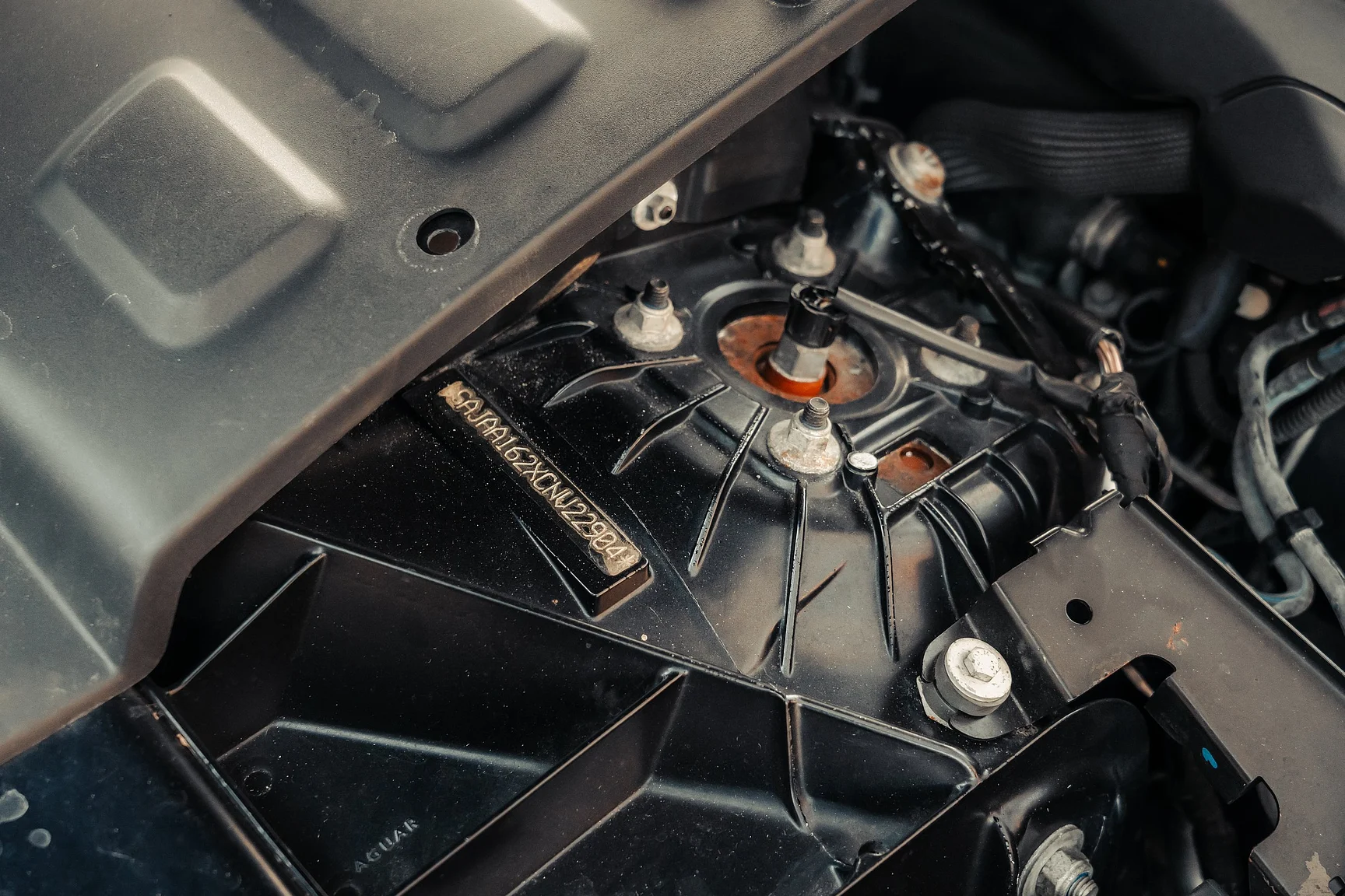 Image of 2012 Jaguar XJ mechanics (8)