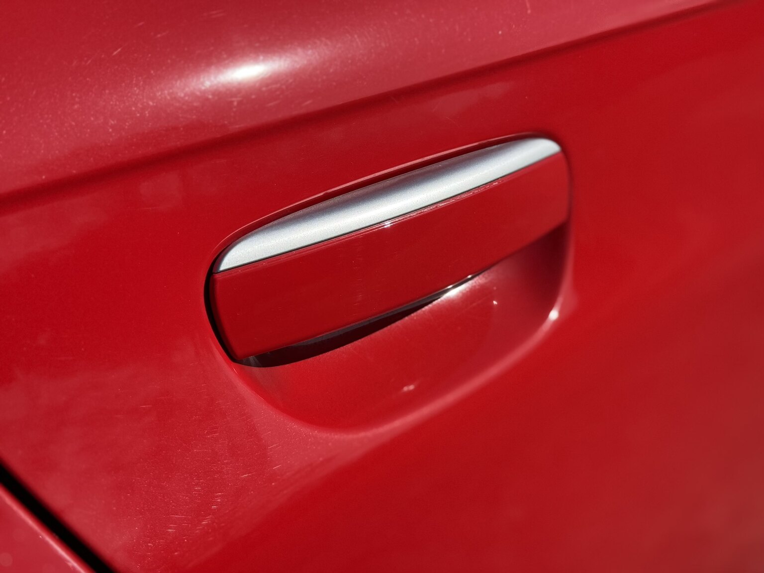 Exterior image of 2010 Audi RS6 Avant V10 Quattro