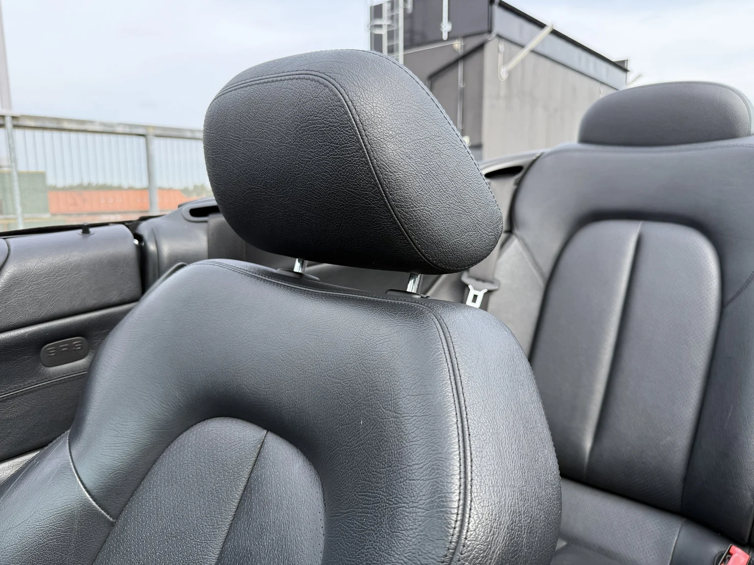 Innenraumfoto von 2001 MERCEDES-BENZ CLK 230 Kompressor Cabriolet (24)