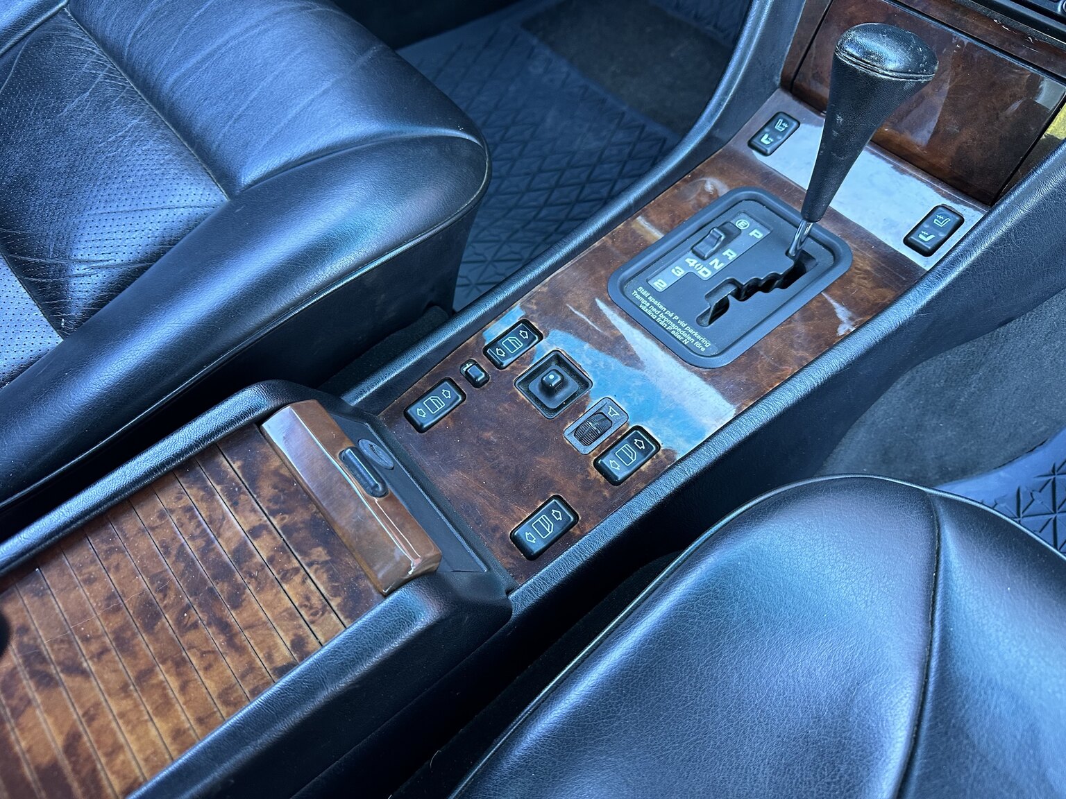 Interiörbild 1990 Mercedes-Benz 300 CE 24V
