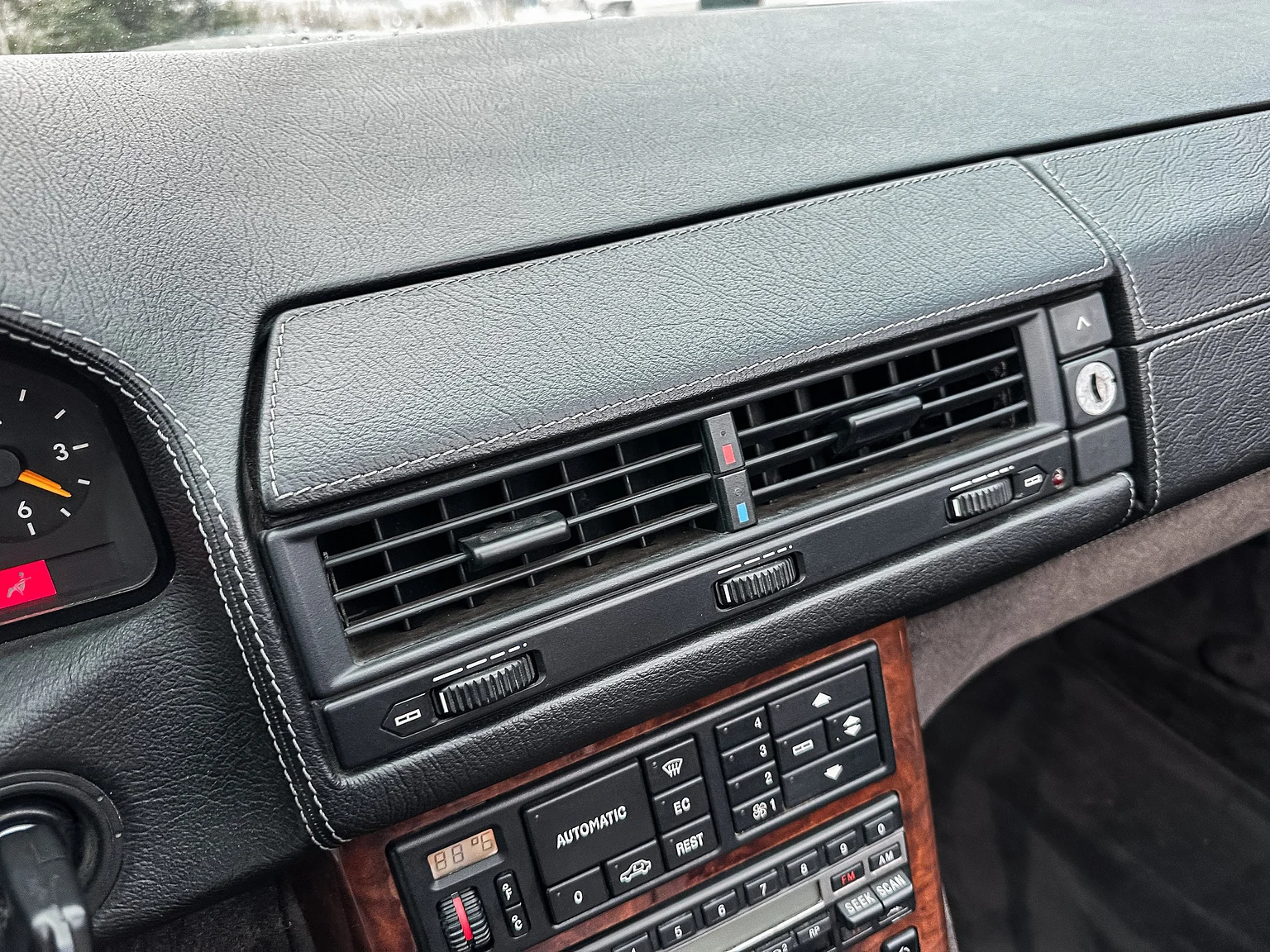 Interiörbild 1993 Mercedes-Benz 600 SL (48)