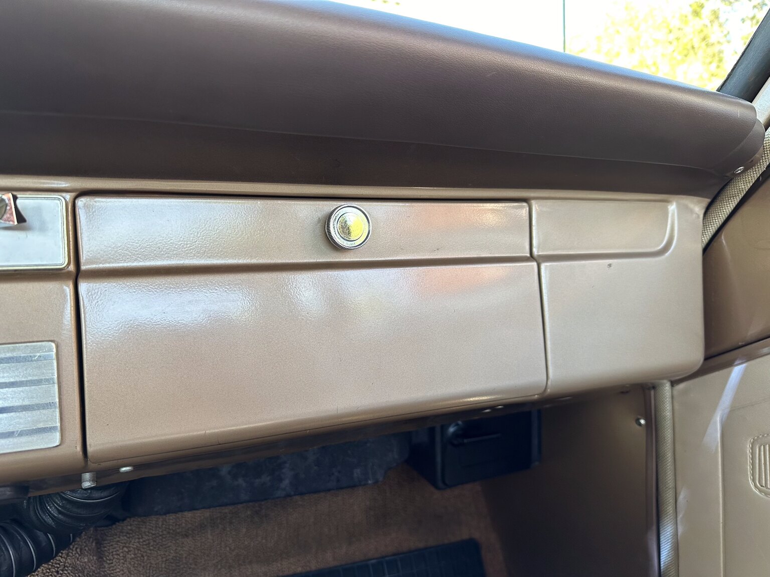 Interior image of 1966 Plymouth Valiant 100 2-door Sedan (15)