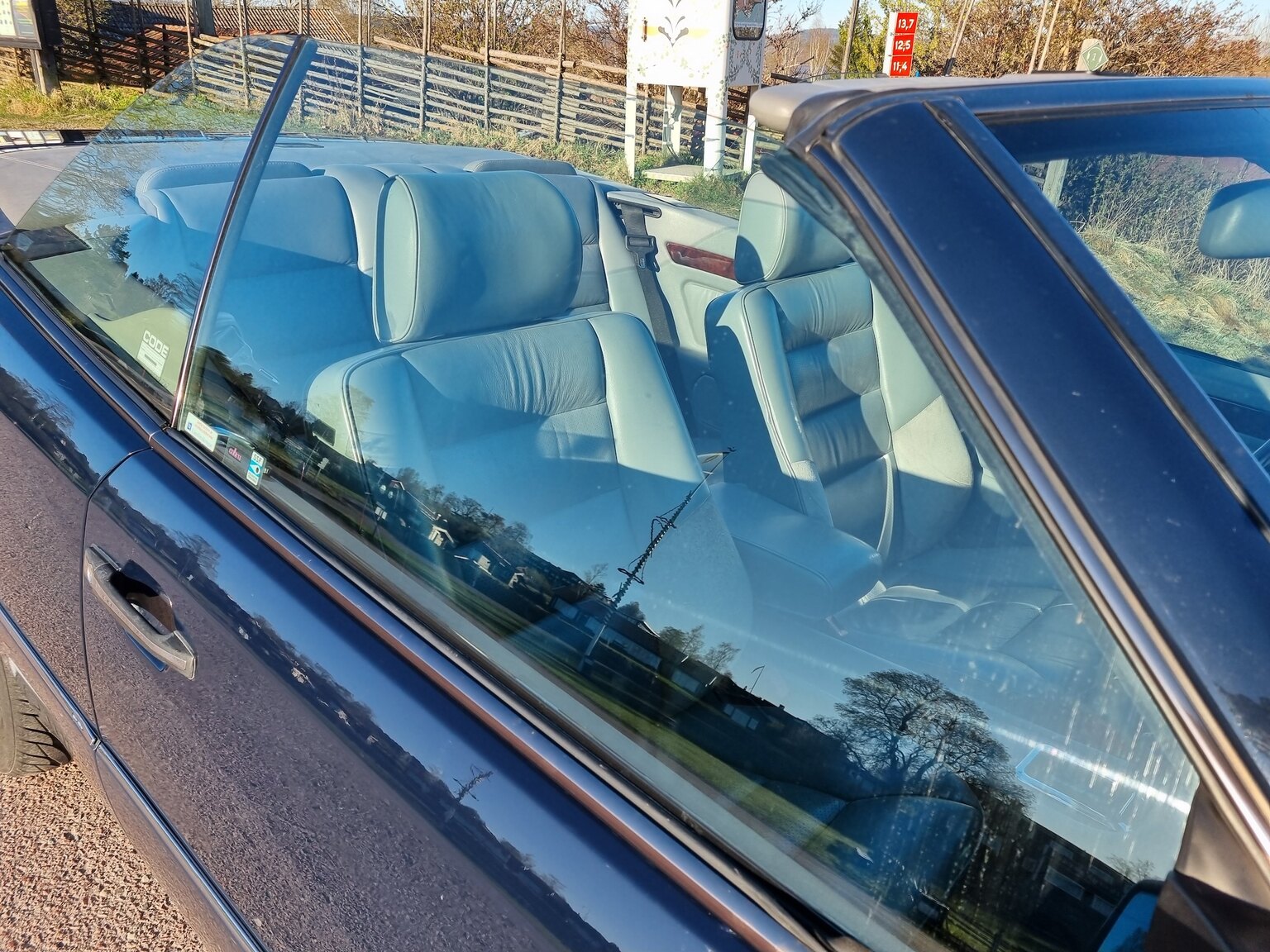 Exteriörbild på 1993 Mercedes-Benz 300 CE Cabriolet